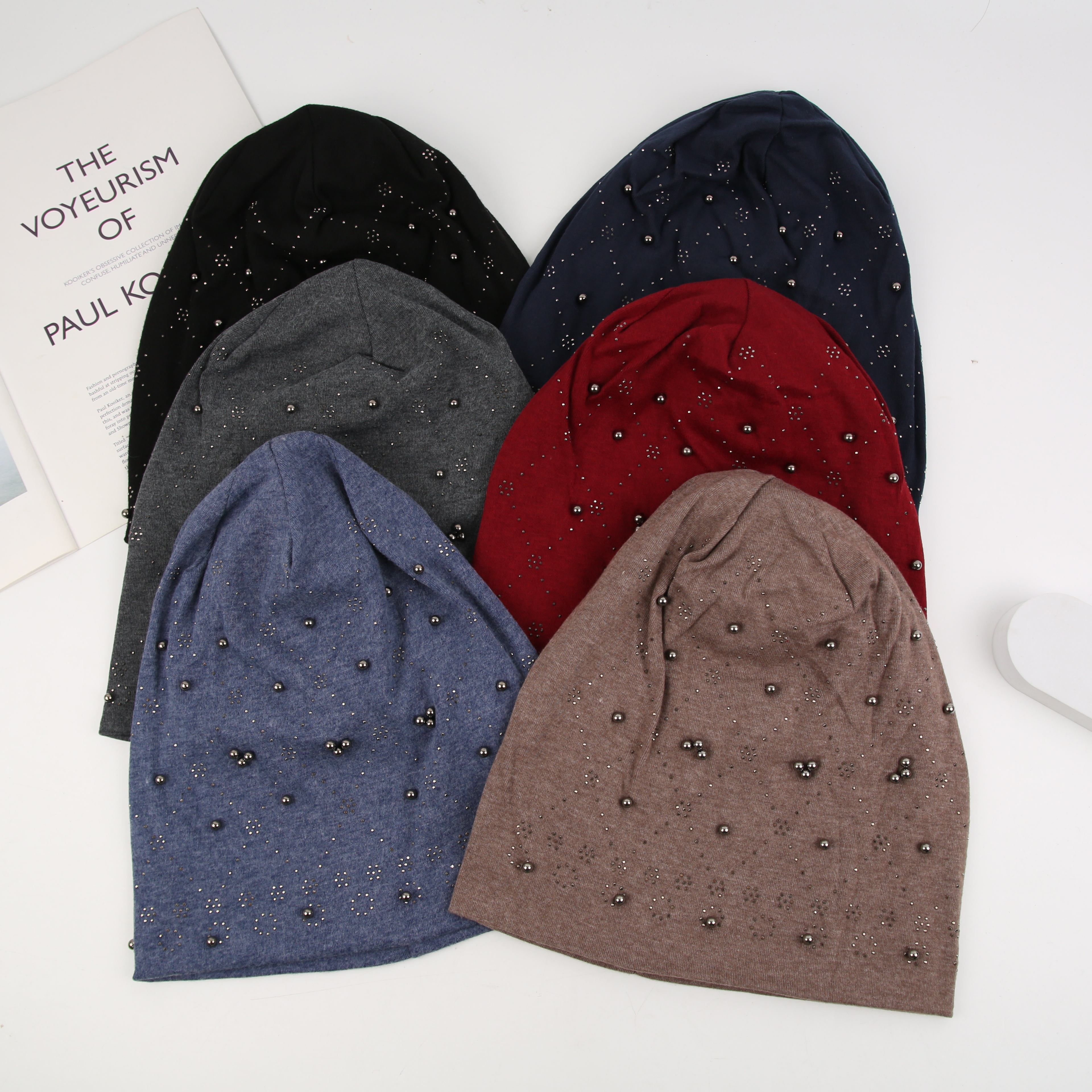 Black pile cap for women, spring and autumn, Japanese-style knitted postpartum cap, fashionable headscarf, versatile, internet-famous, rolled-up cold cap, winter pearl