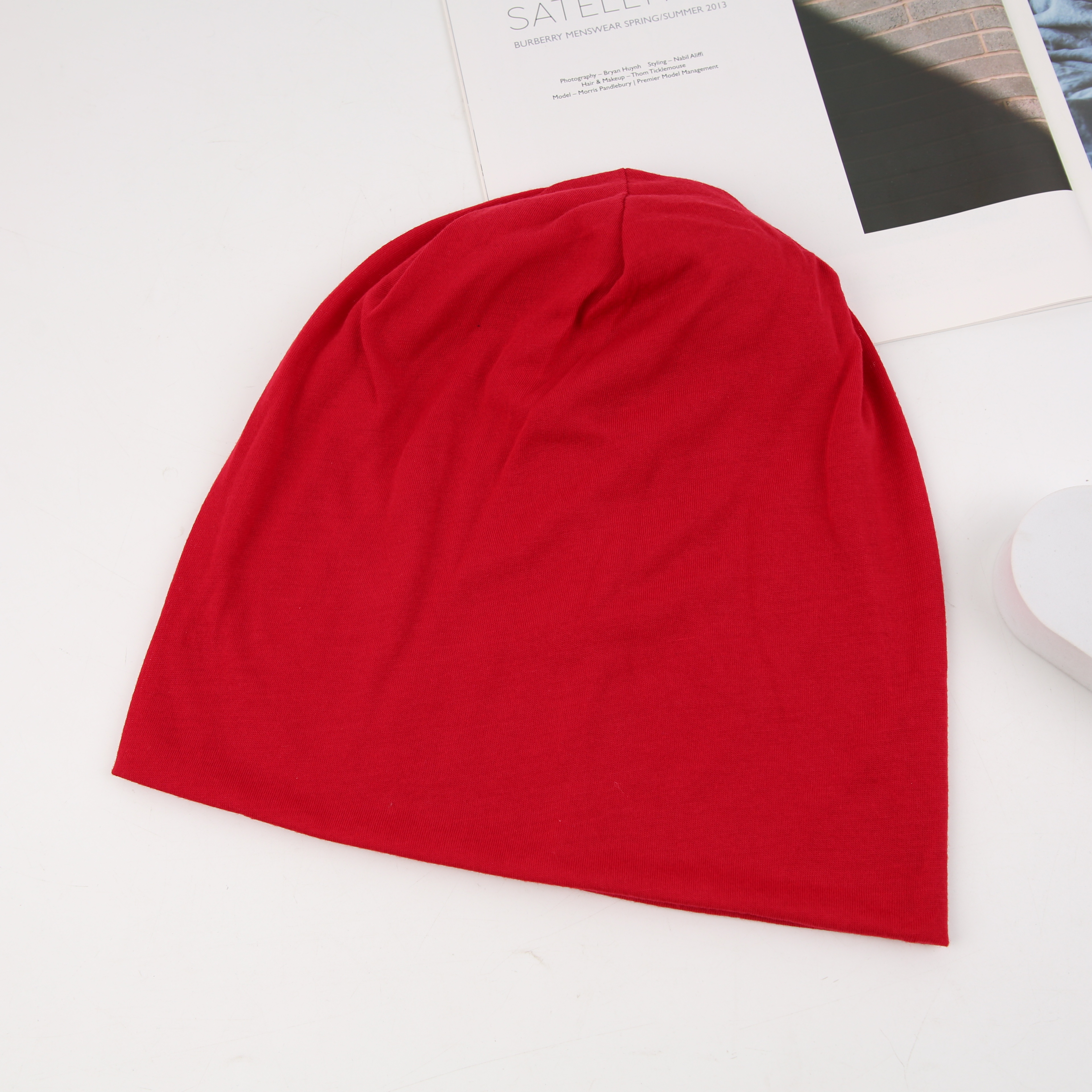 The popular "Moon Hat" in Korean style, the "Dui Dui hat", is a trendy and fashionable all-rounder for spring and autumn. It's a cold hat for women and a knitted bun hat. It's a macaron in multiple colors for winter details Picture