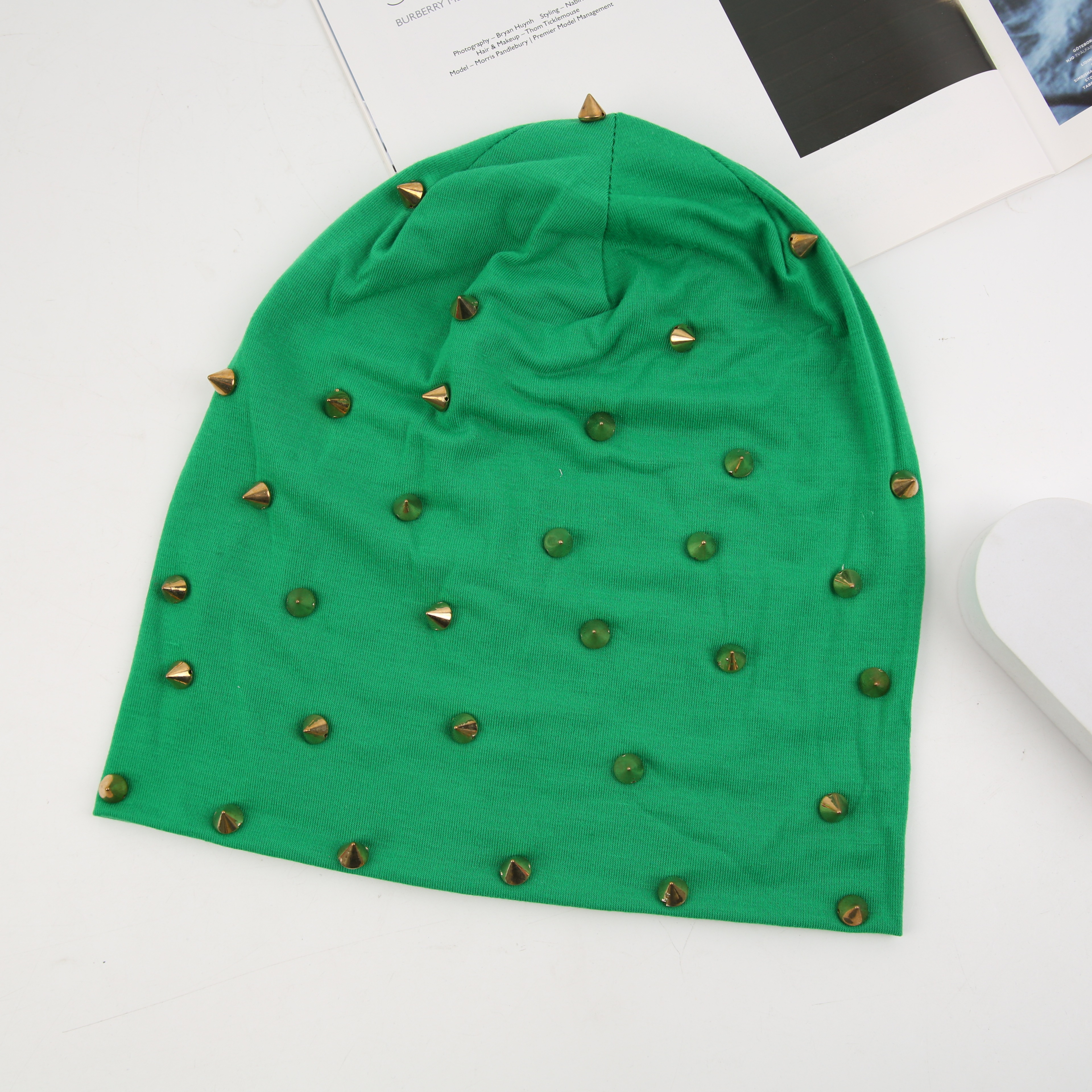 A black macaron pile hat for women to show off their faces, a small internet-famous knitted cold hat, a woolen hat with a large head circumference, a Japanese-style thin style for men during the spring and autumn postpartum period Specification image