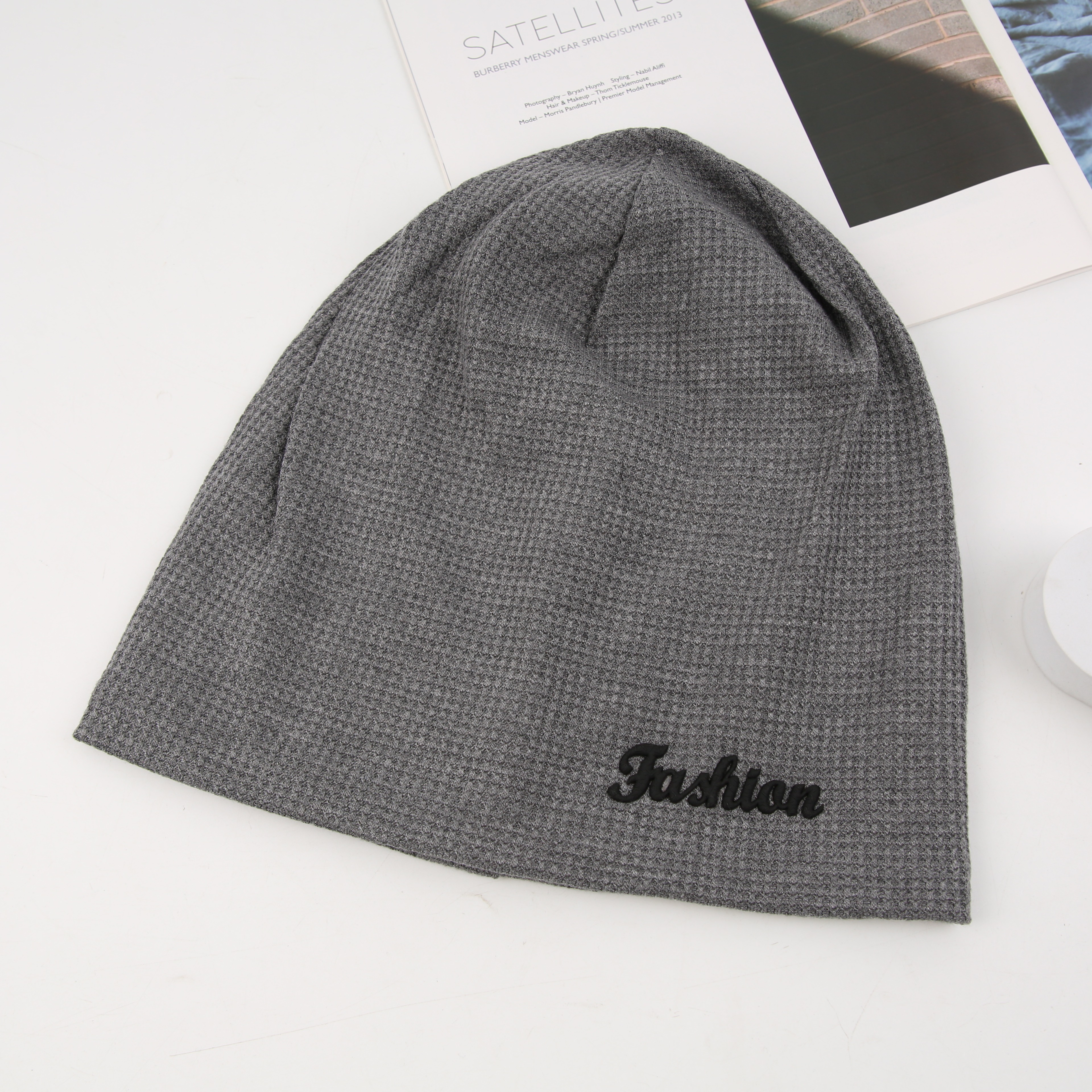 The popular "Moon Hat" in Korean style, the "Dui Dui hat", is a trendy and fashionable all-rounder for spring and autumn. It's a cold hat for women and a knitted headscarf for warmth in winter details Picture