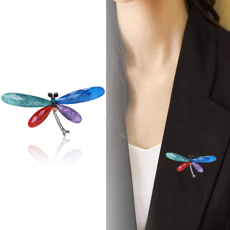 Ziyang Factory Direct sales of popular, fashionable, retro Lasse imitation glass resin patch large dragonfly brooch accessories, versatile carver corsages, Korean style, fashionable and simple resin dragonfly brooch pins, women's clothing accessories, artistic style gifts