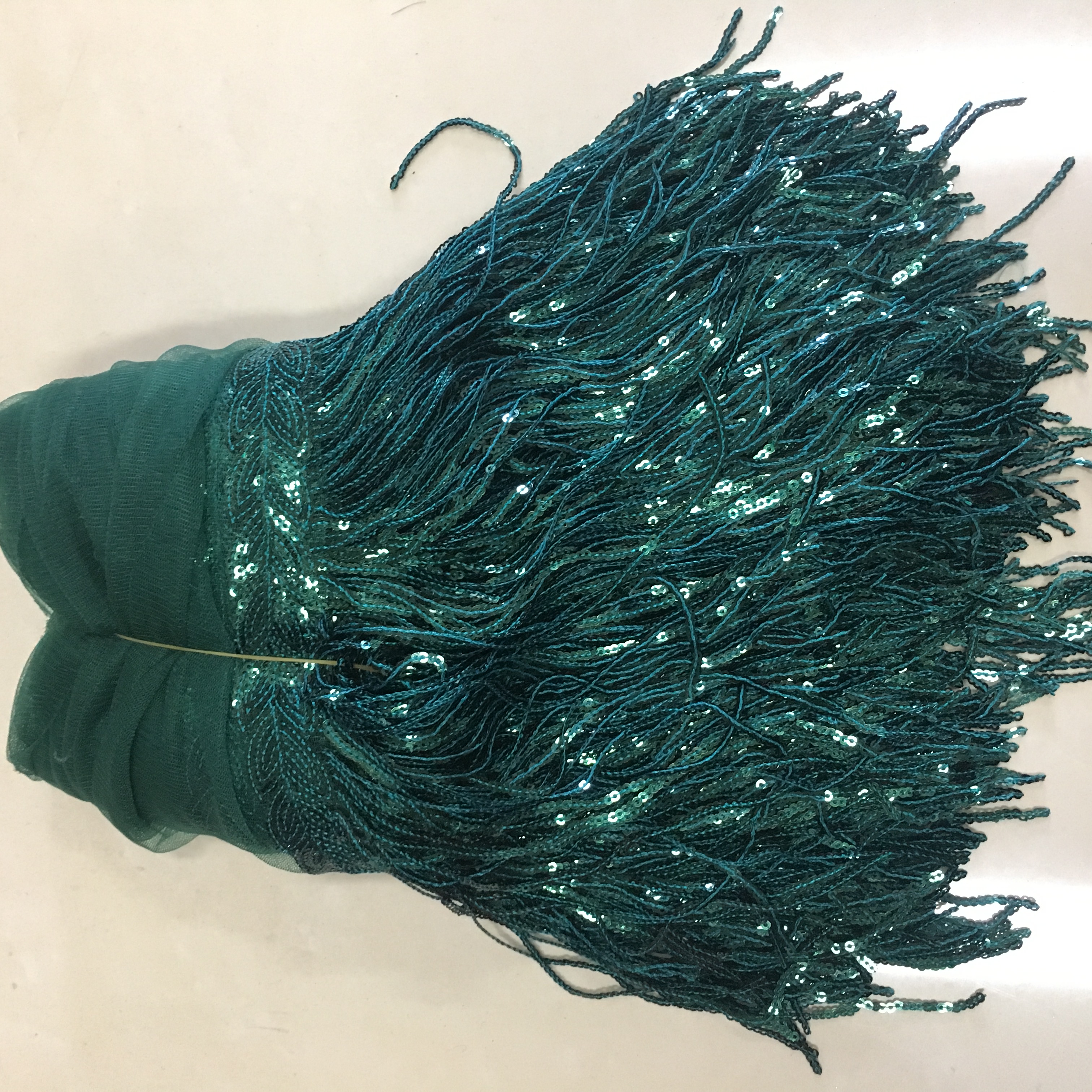 Leaf tassels, beards, mesh sequins, DIY curtains, stage performance costumes, ribbons Specification image