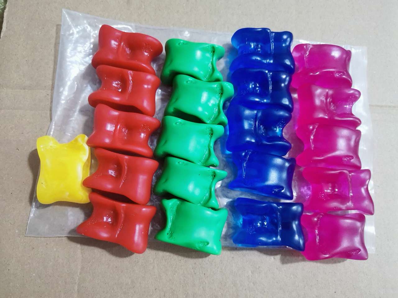 比真羊嘎拉哈羊拐骨好无味环保70后传统怀旧玩具旮旯哈羊骨头包邮图