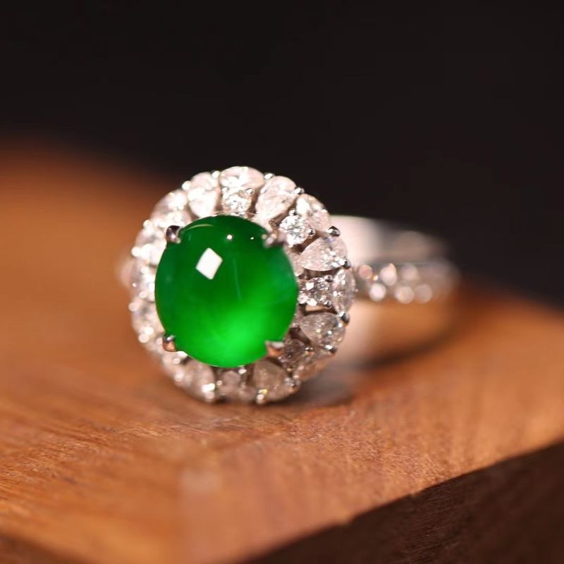 Natural a goods Yang green jade ring female ice full of green egg surface bare stone emerald jade ring surface thumbnail