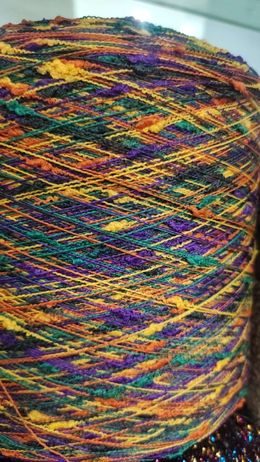 Dot yarn knotted yarn