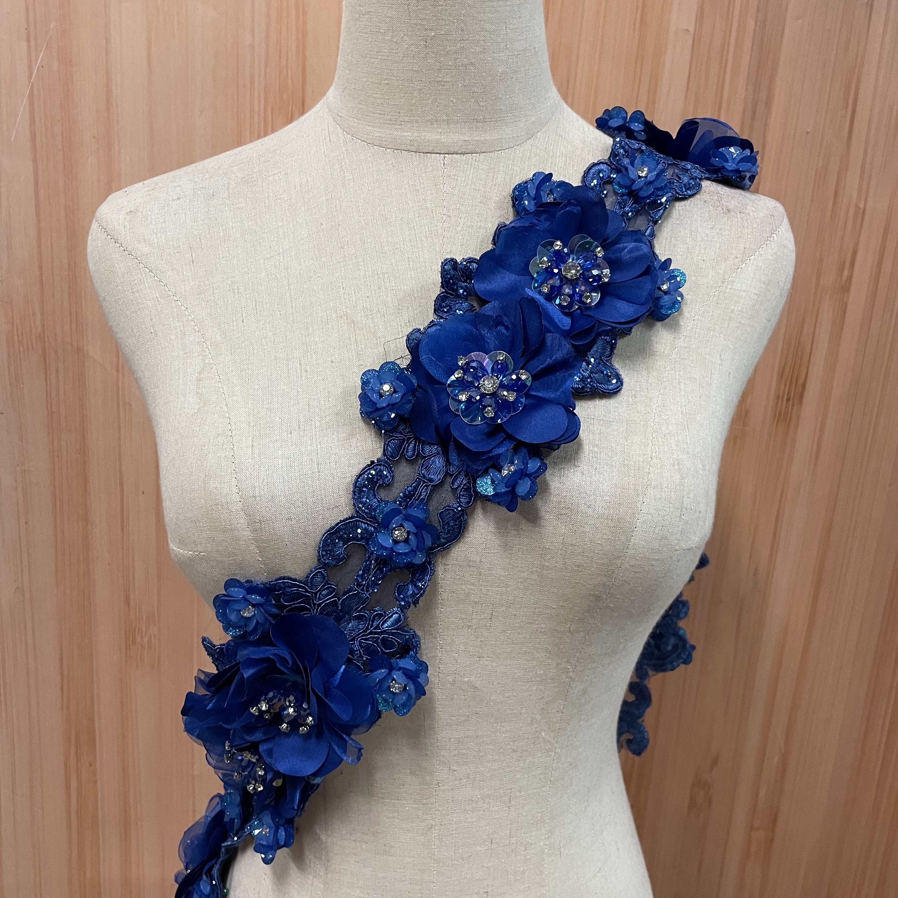 إعادة تصنيع قطع من الستائر الداخلية Item Picture