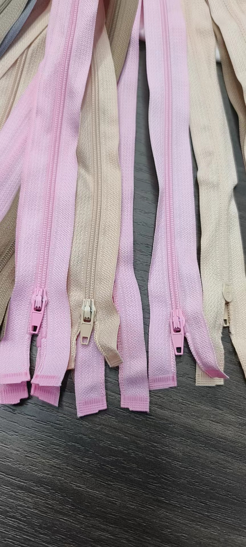 Nylon zippers, nylon zipper pulls, best-selling products, factory direct sales, quality online 6 Application Scenario