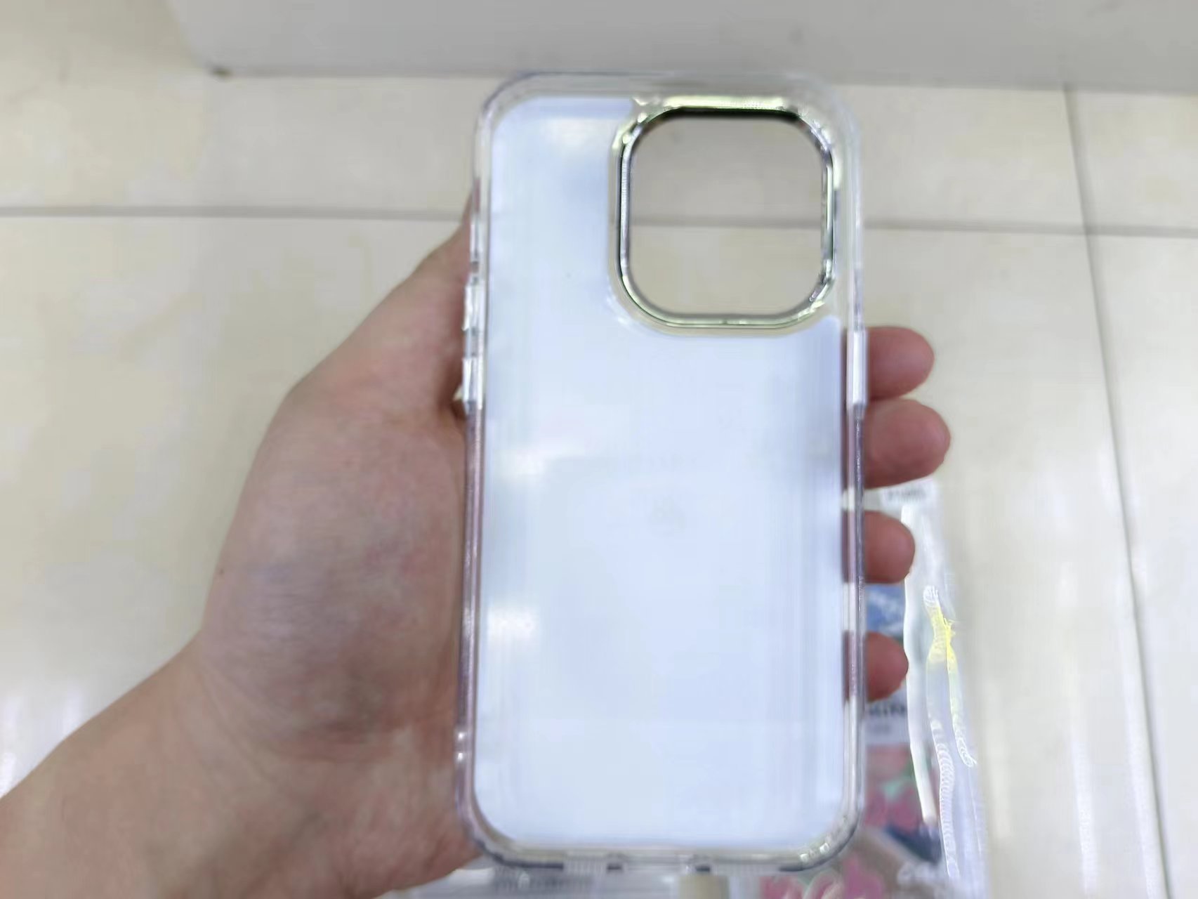 Printed mirror surface phone case, electroplated buttons and lens frame Specification image