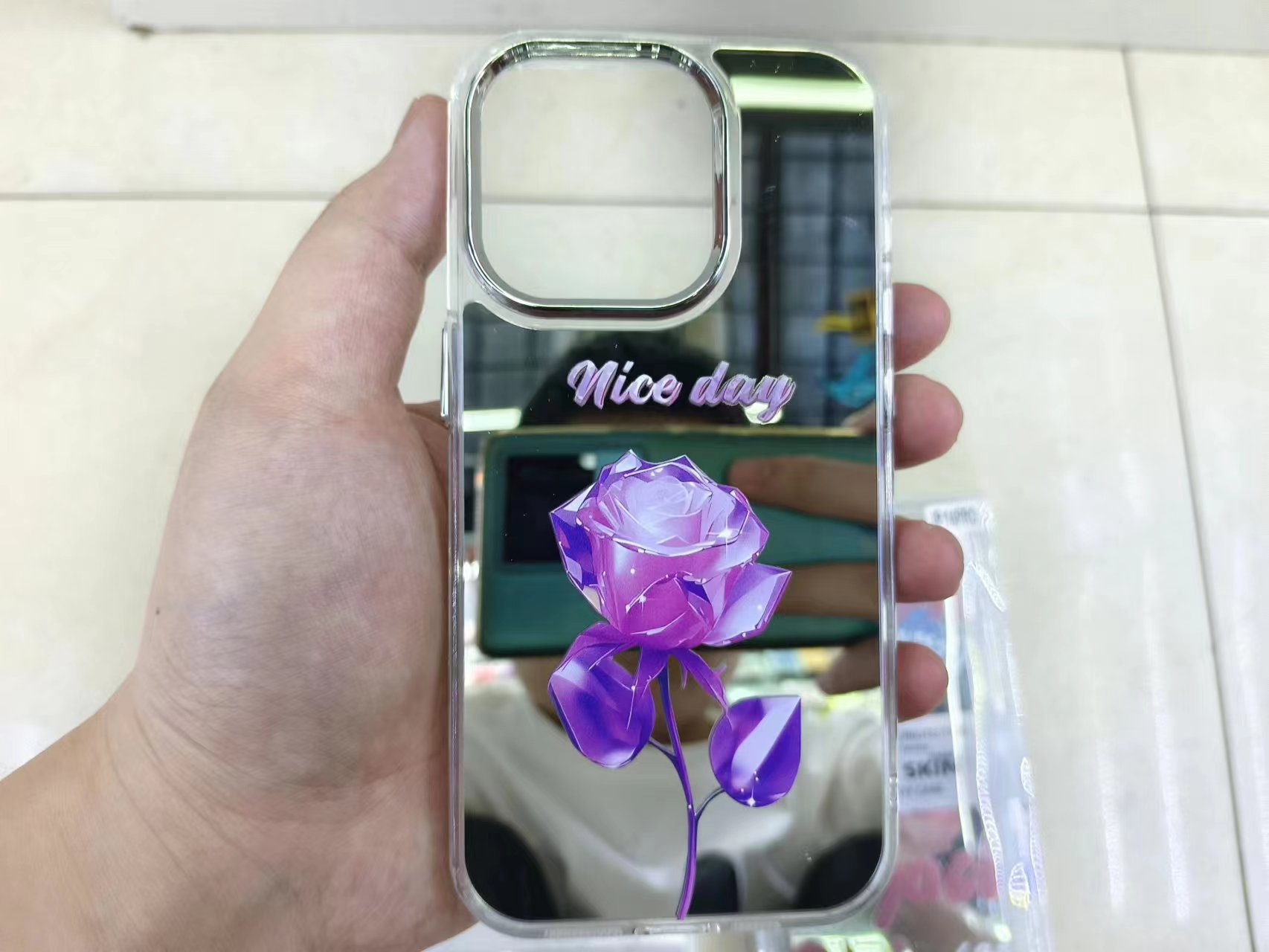 Printed mirror surface phone case, electroplated buttons and lens frame details Picture