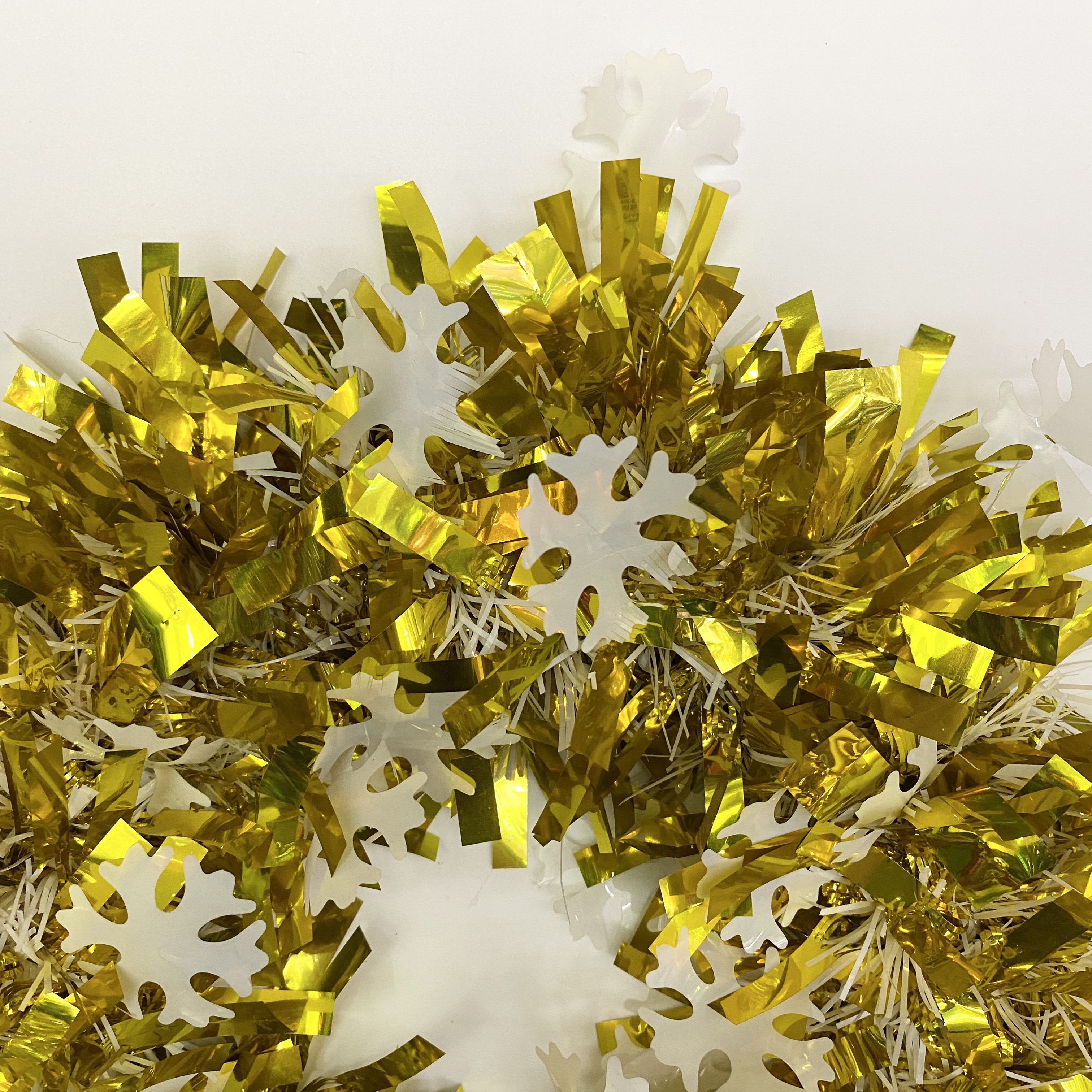 Garland and snowflake pendant Specification image