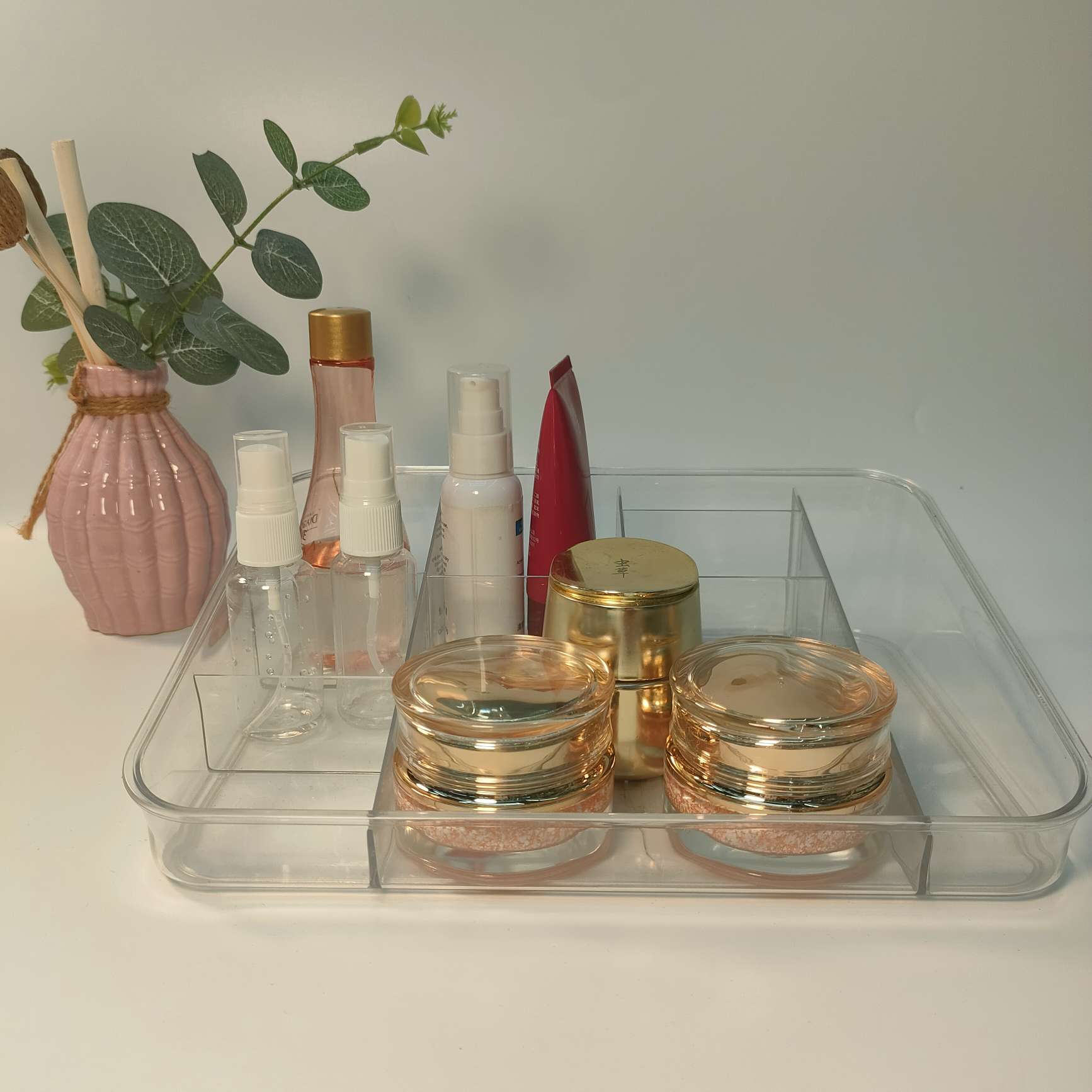 Desktop cosmetics storage box, compartments for skin care, lipstick, powder compact, storage rack, dressing table, household plastic organization box
