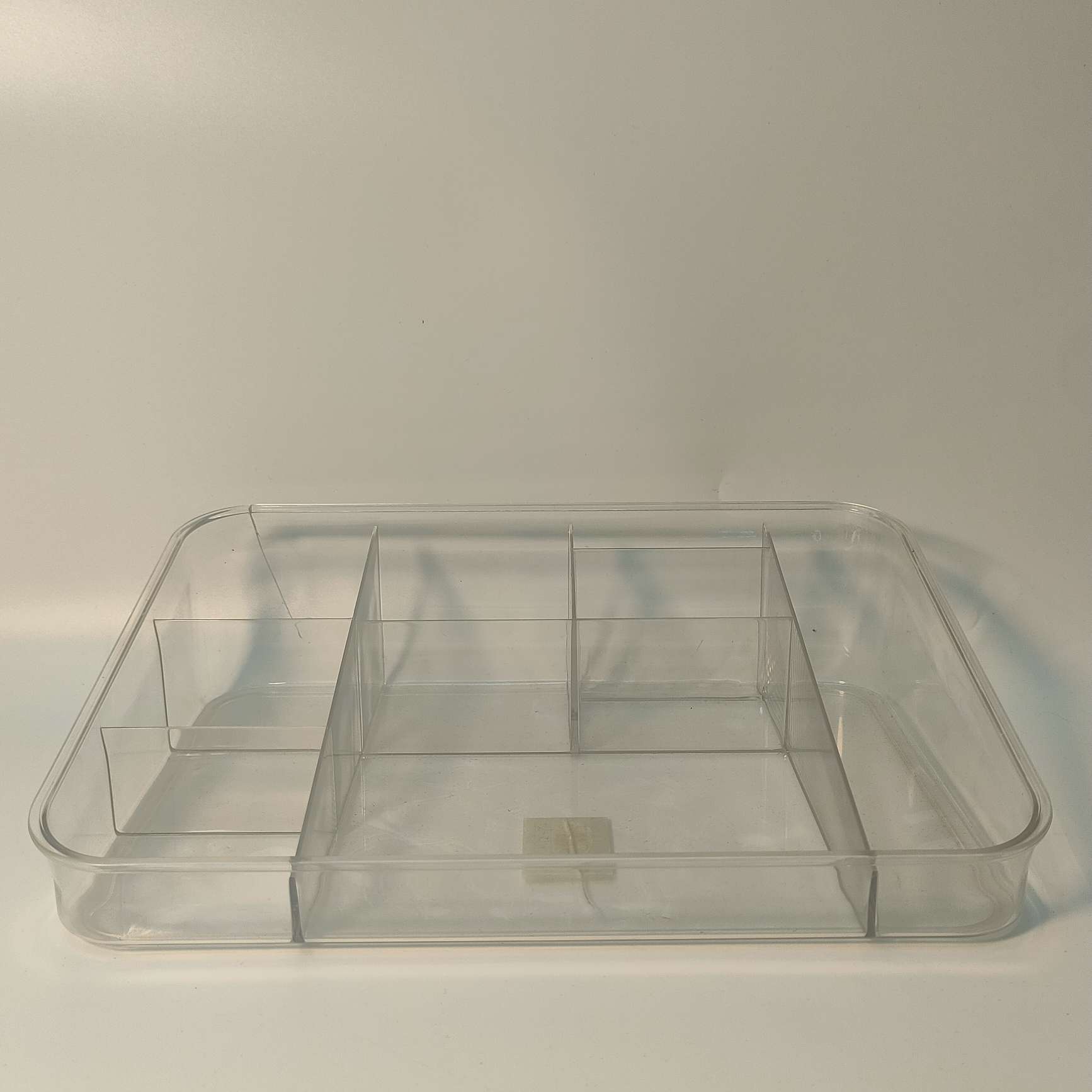 Desktop cosmetics storage box, compartments for skin care, lipstick, powder compact, storage rack, dressing table, household plastic organization box Item Picture