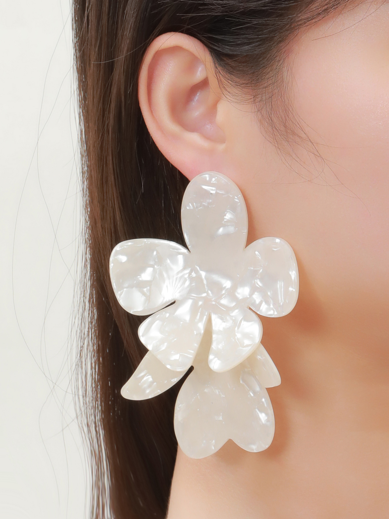 Summer new acetic acid board earrings, floral earrings, and exaggerated European and American board stud earrings for girls Summer new acetic acid board earrings, floral earrings, and exaggerated European and American board stud earrings for girls