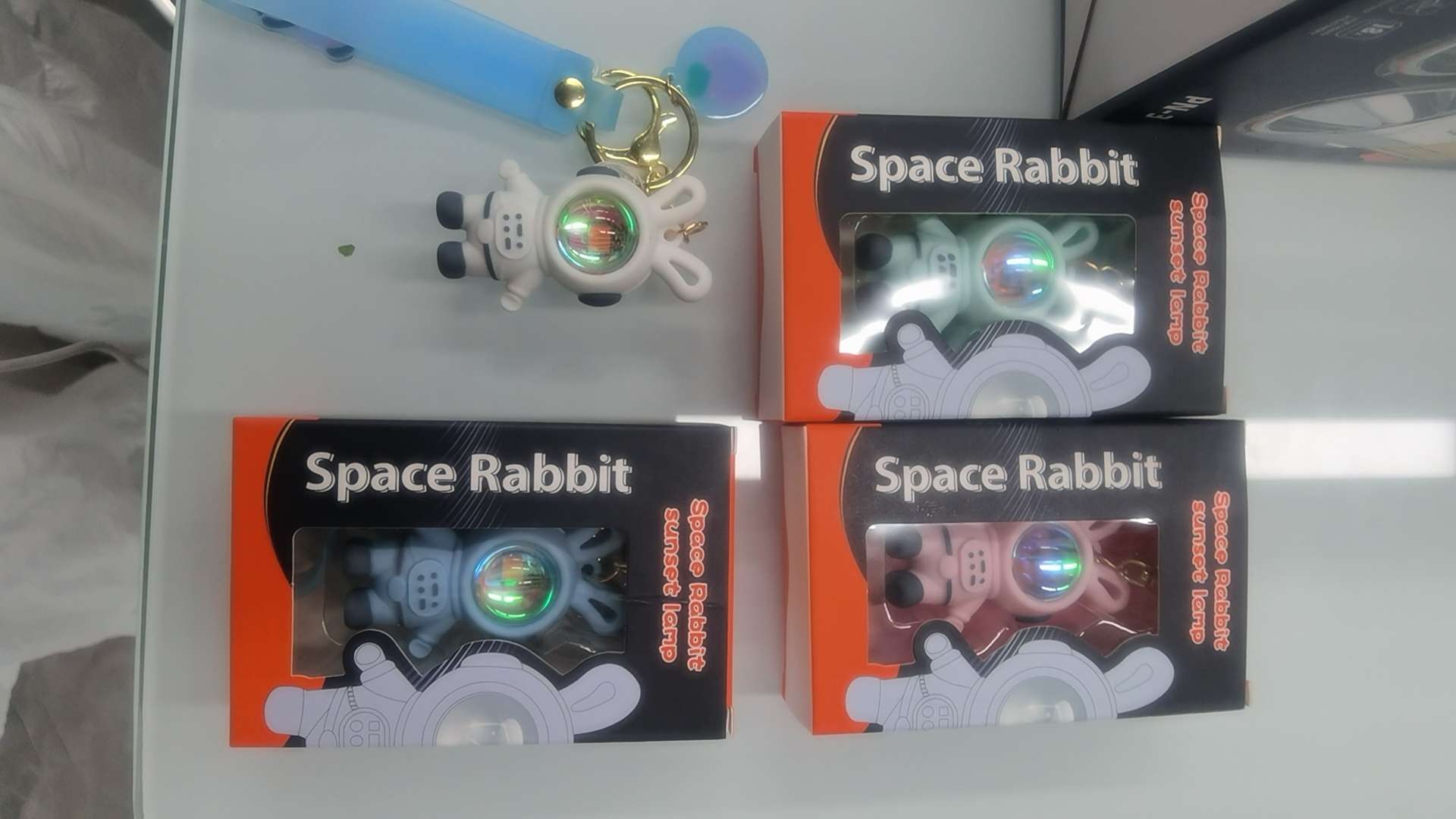 新款钥匙扣带灯图