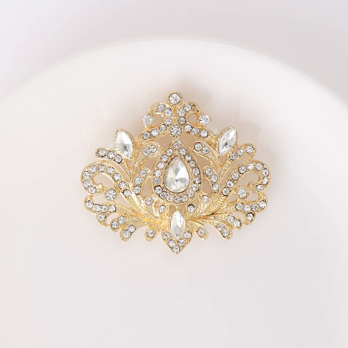 男女通用胸花领针/徽章装饰/新款皇冠胸针/复古时尚宫廷风水/厂家直销胸针白底实物图