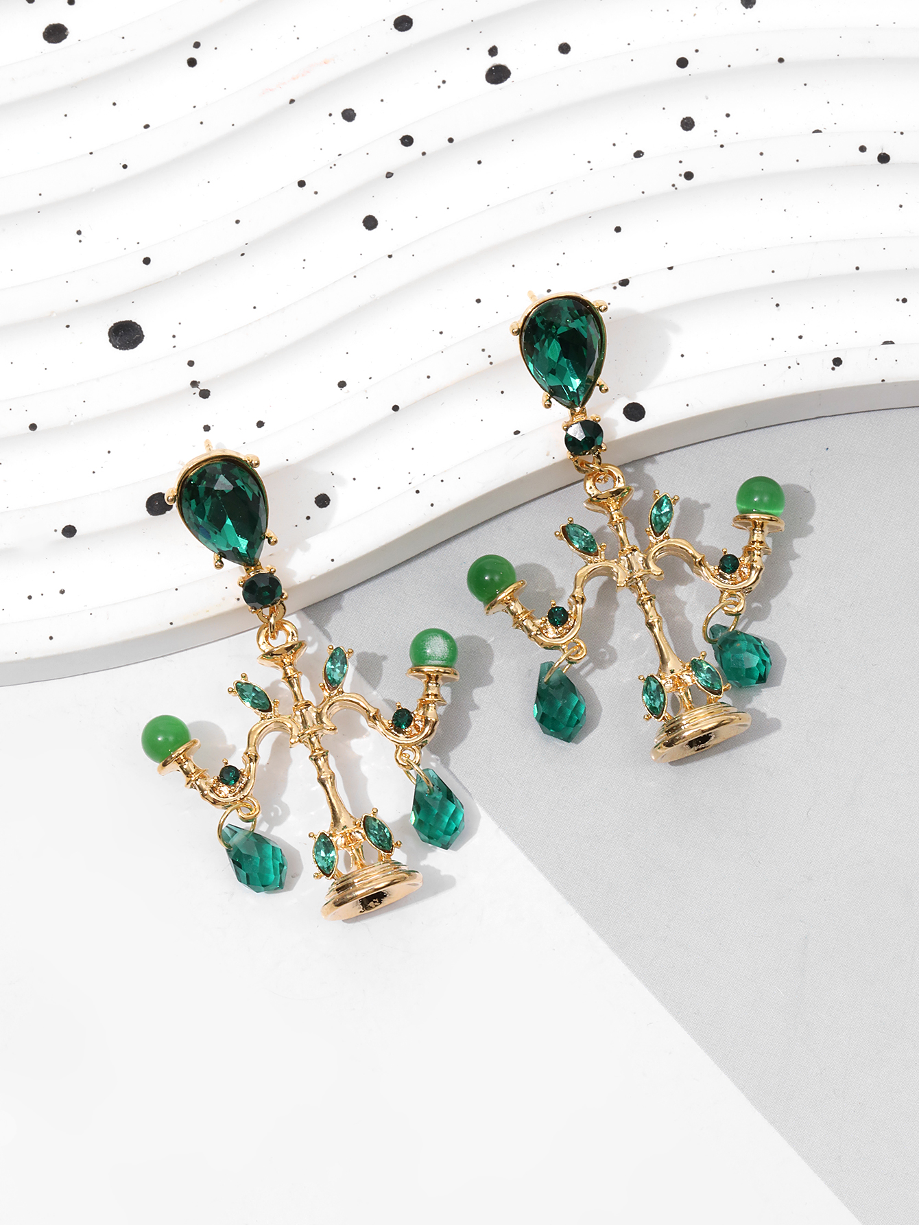 European and American retro glass chandelier earrings Fashion new design earrings emerald crystal chandelier earrings