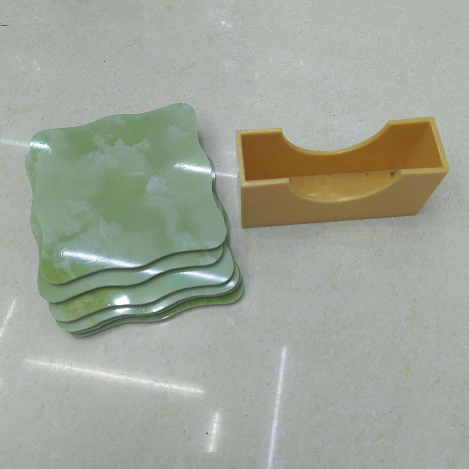 Jiehao bamboo and wood glass cup mat, anti-drop and heat-resistant, health-specific family cup mat Application Scenario