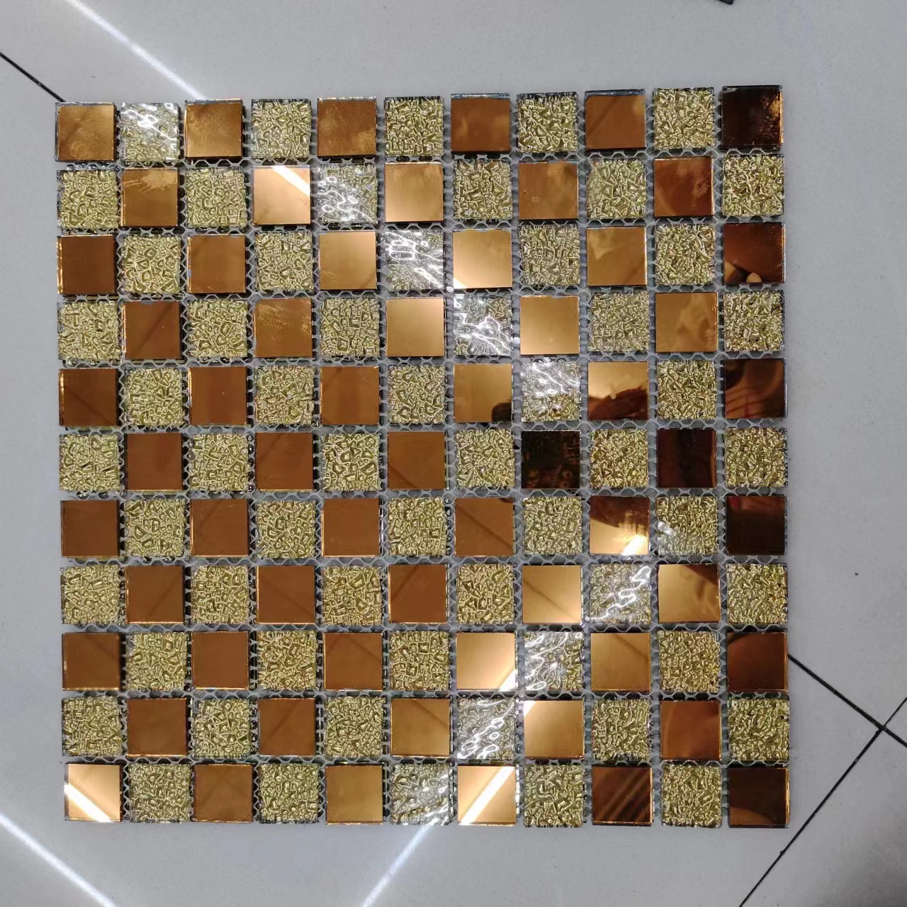 Crystal glass Mosaic tiles, small pieces of TV background wall tiles, wall-mounted water pool self-adhesive wall-mounted water pool Mosaic, swimming pool Massek self-adhesive Mosaic Specification image