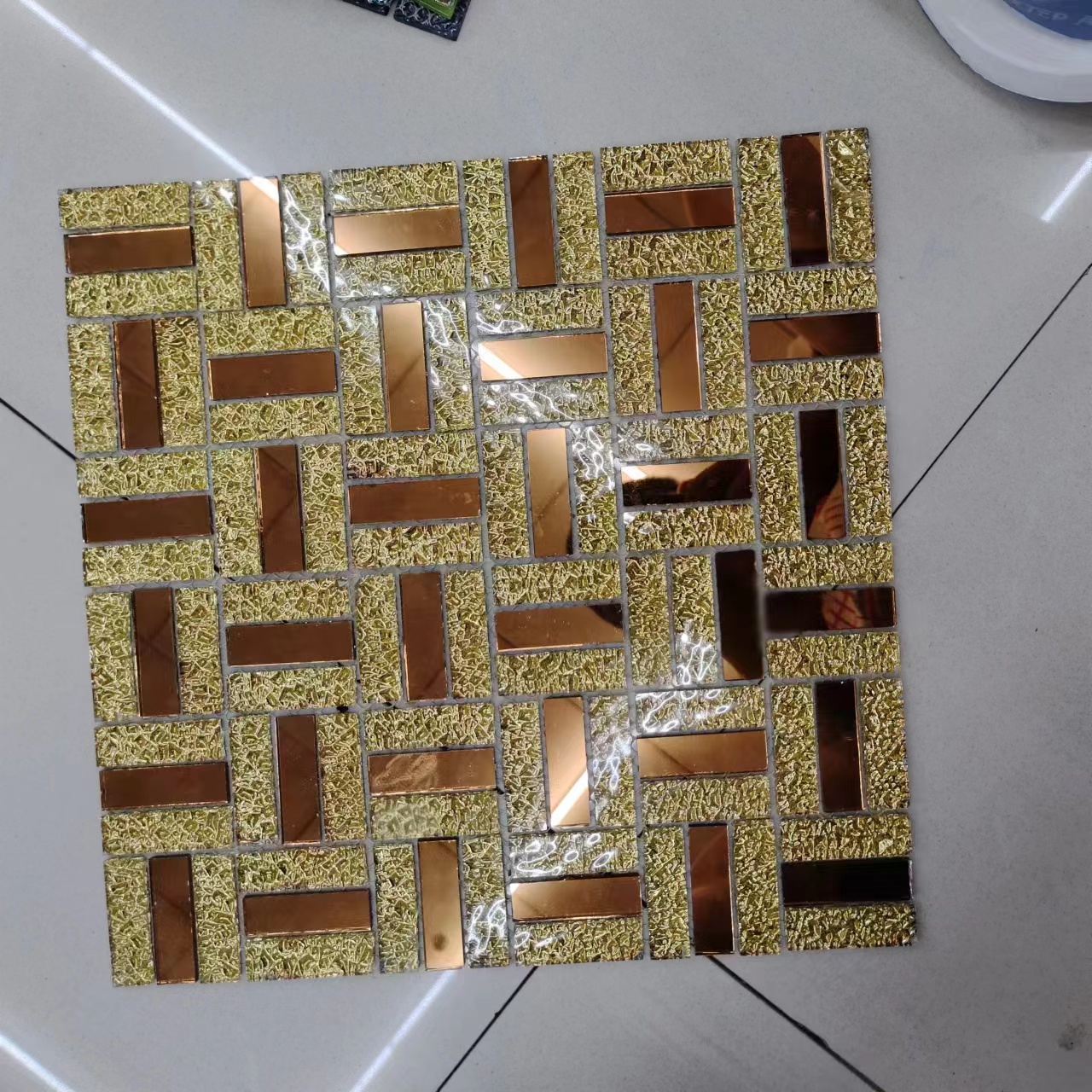 答案：水晶玻璃/马赛克瓷砖/电视背景/自粘墙贴/水池马赛克/游泳池马塞克产品图