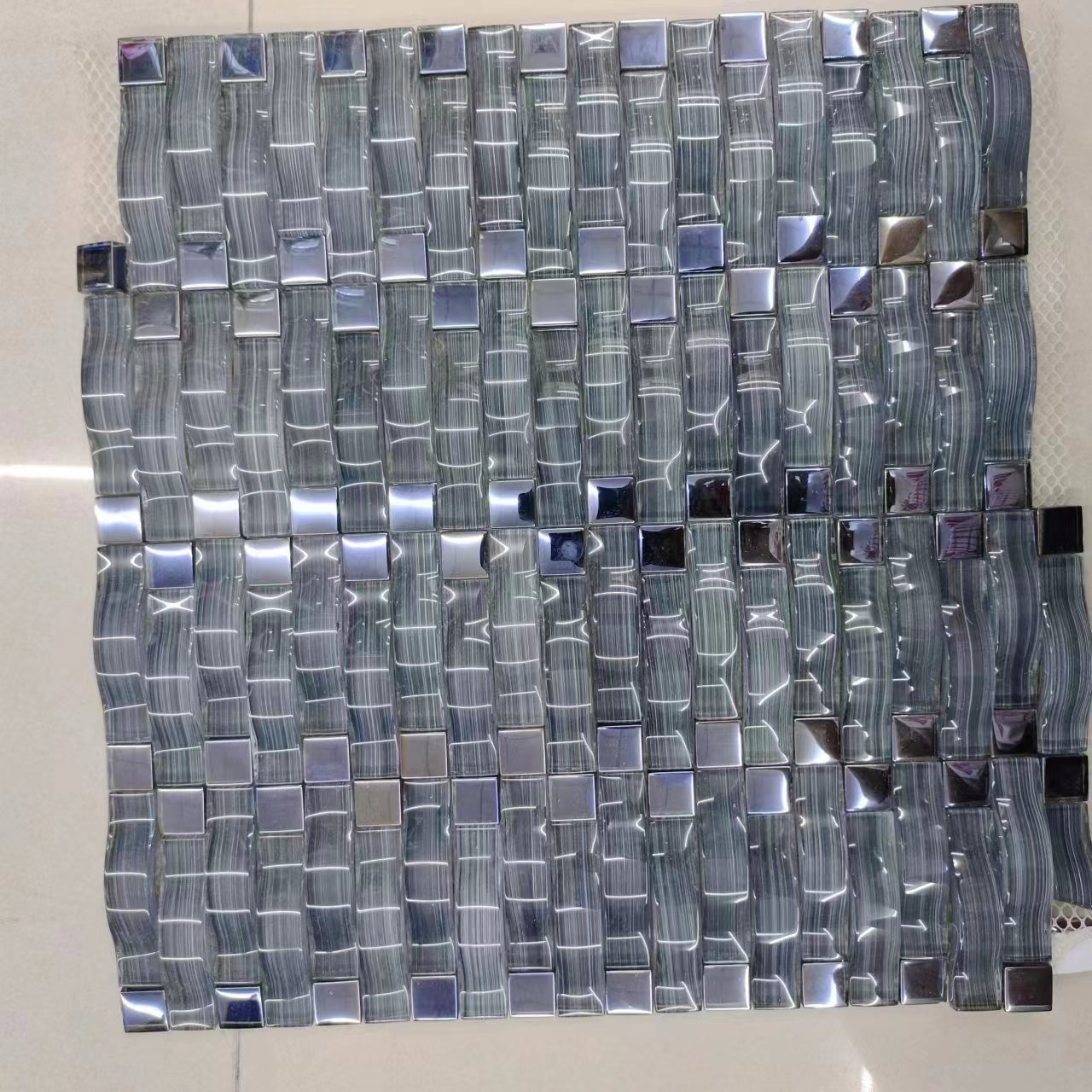 Crystal glass Mosaic tiles, small pieces of TV background wall tiles, wall-mounted water pool self-adhesive wall-mounted water pool Mosaic, swimming pool Massek self-adhesive Mosaic details Picture