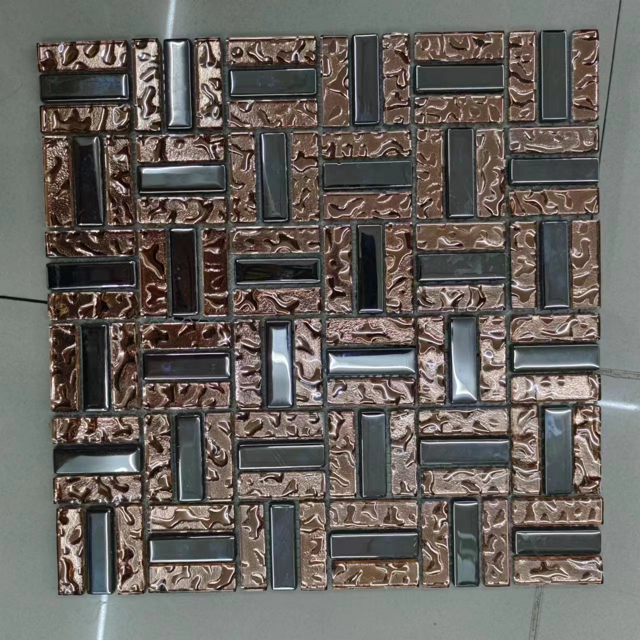 Crystal glass Mosaic tiles, small pieces of TV background wall tiles, wall-mounted water pool self-adhesive wall-mounted water pool Mosaic, swimming pool Massek self-adhesive Mosaic Application Scenario