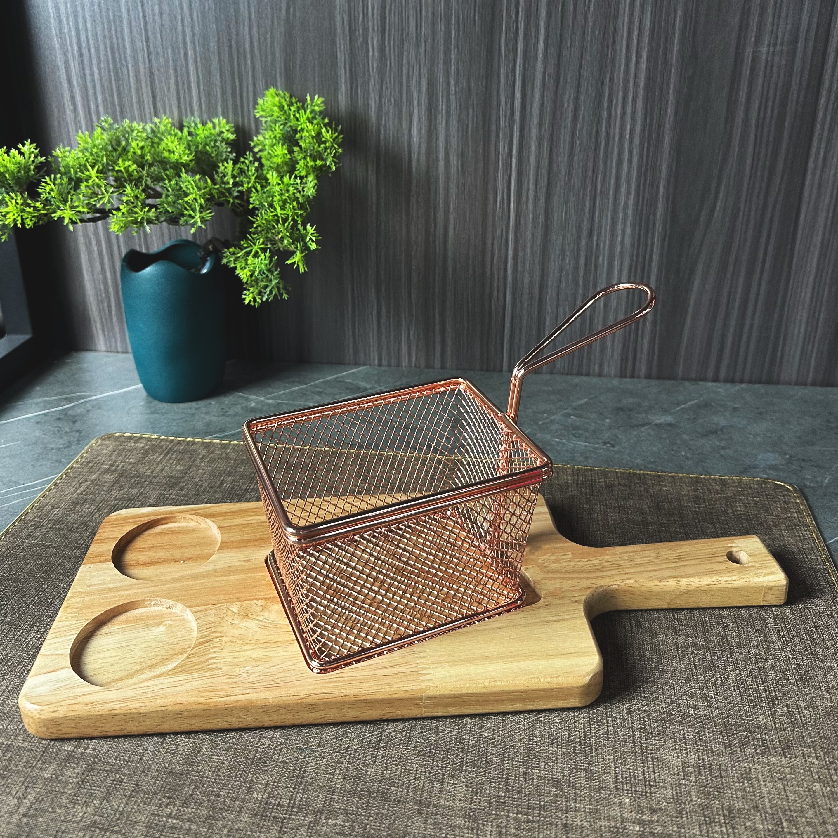 薯条/橡木板/炸筐/蘸料碟/酒店/KTV/酒吧/油炸产品图