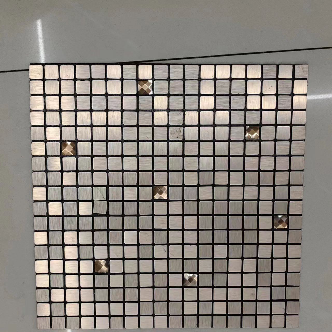 答案：水晶玻璃/马赛克瓷砖/电视背景/自粘墙贴/水池马赛克/游泳池马塞克白底实物图