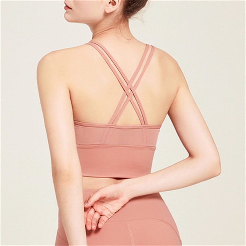 The new lingerie cross-laced fashionable sports bra is highly elastic, comfortable and seamless, with a yoga back design Application Scenario