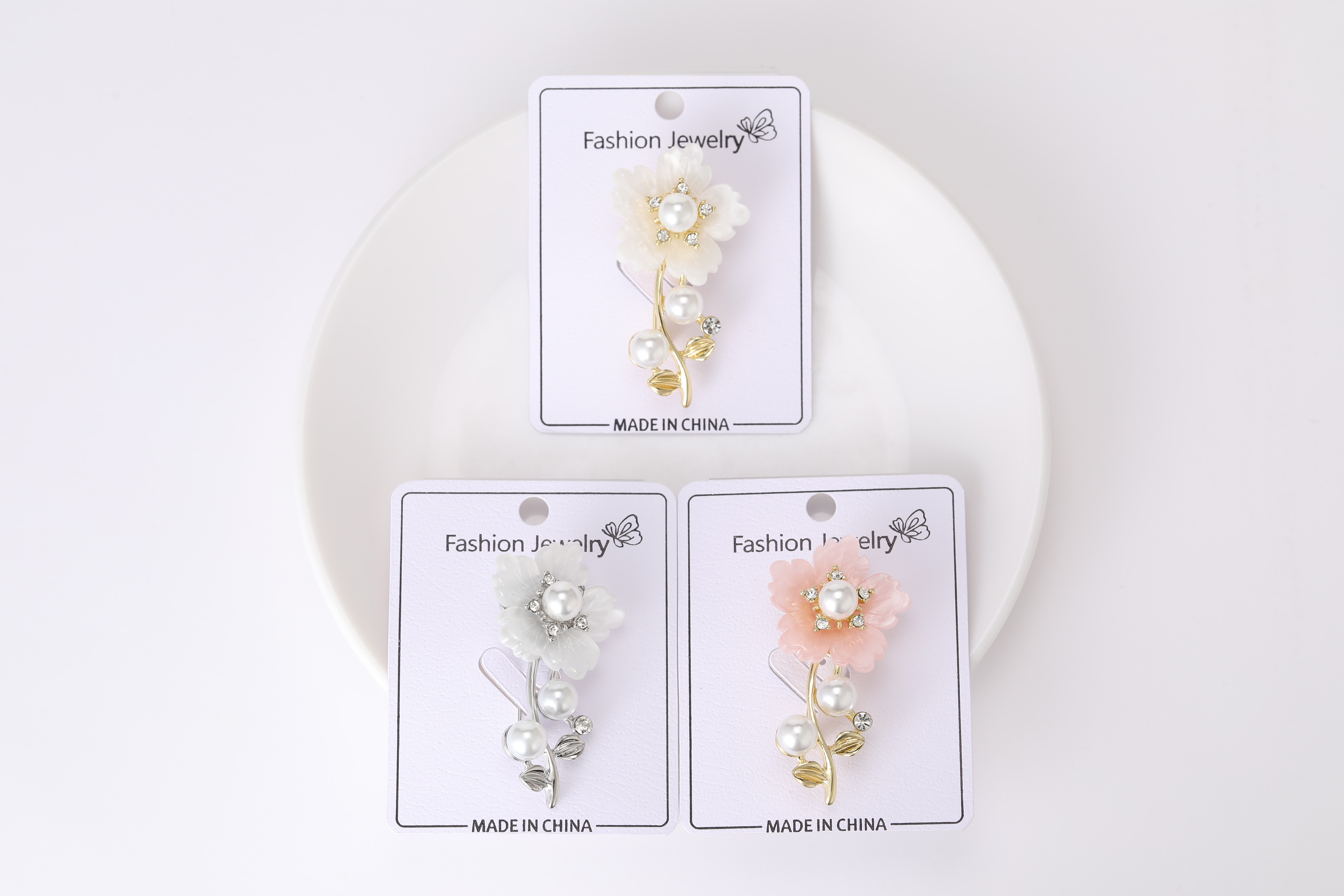 Luxurious and elegant, delicate outerwear, accessories, brooches, suits, a variety of natural handcrafted shell flower shawls, buckles, flower shell brooches, brooches, women's French niche, light luxury, high-end, fashionable and versatile suit dresses, accessories, factory direct sales Specification image