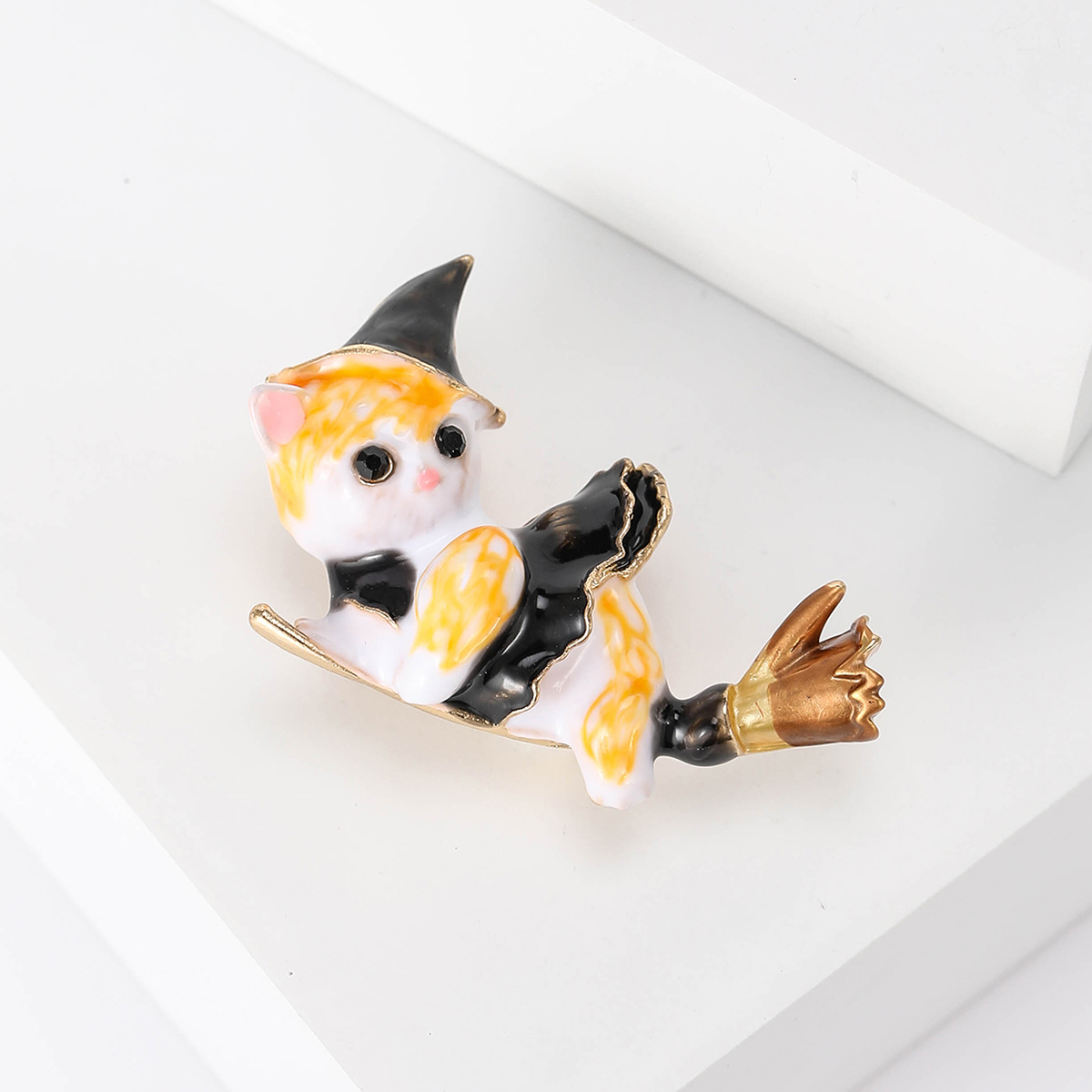 Ziyang accessories transform into Harry Potter cat brooches. Cute men and women, high-end design sense brooch pins, clothes and accessories, gift brooches, pin design sense, niche magic cat collar pins and accessories factory direct sales details Picture