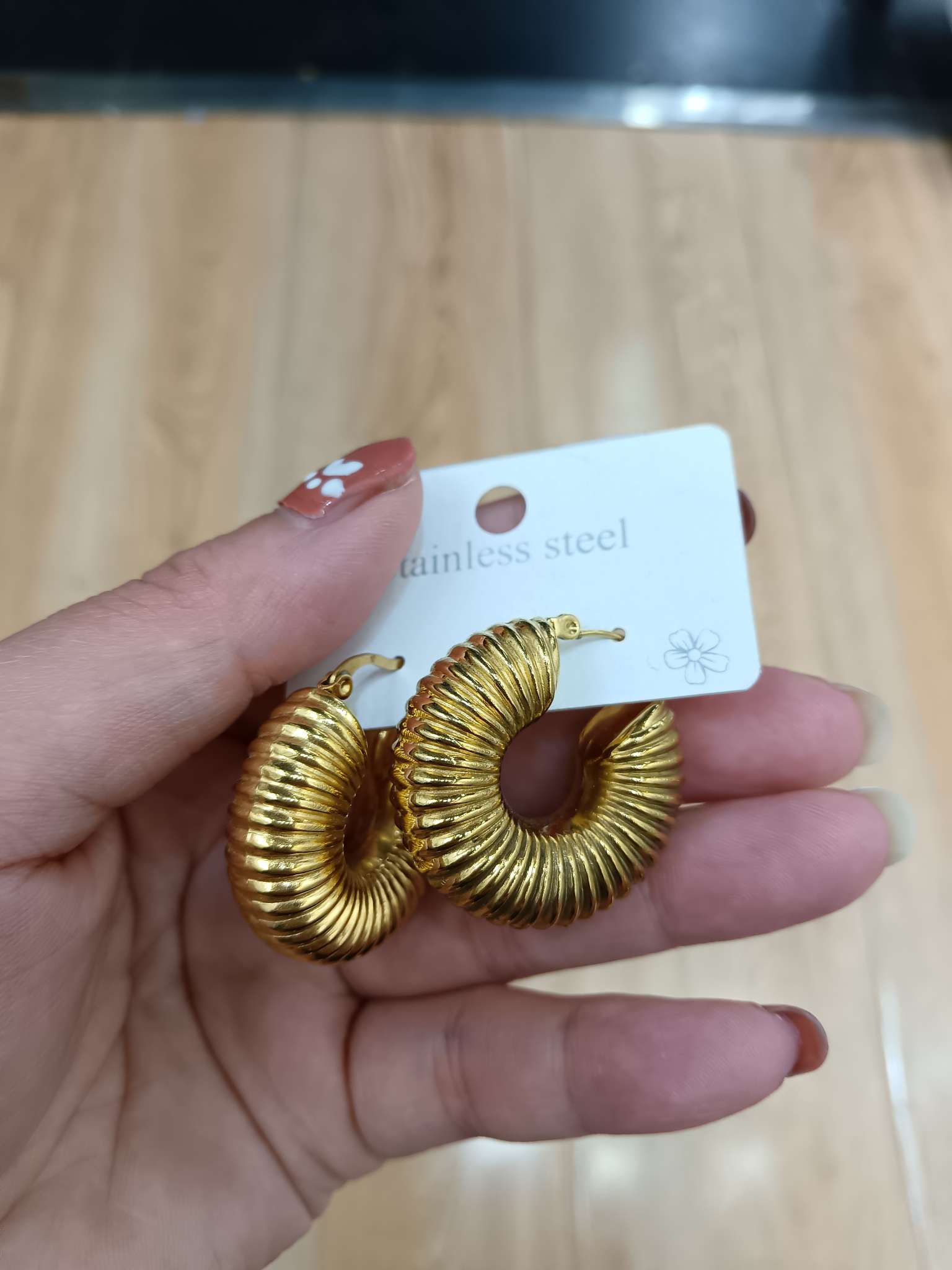 Stainless steel earrings, stainless steel hollow tube ear loops, fashionable basic style, large ear loops, vacuum electroplated earrings details Picture