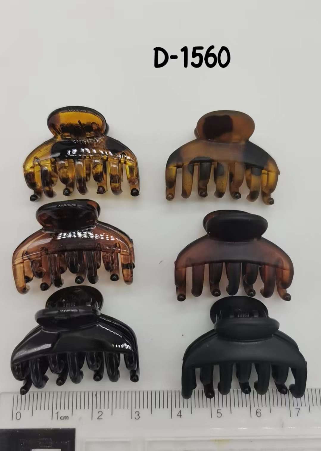 In Europe and America, there is a popular ins style tortoiseshell top clip, scratch-off clip and hair accessory detail image 7