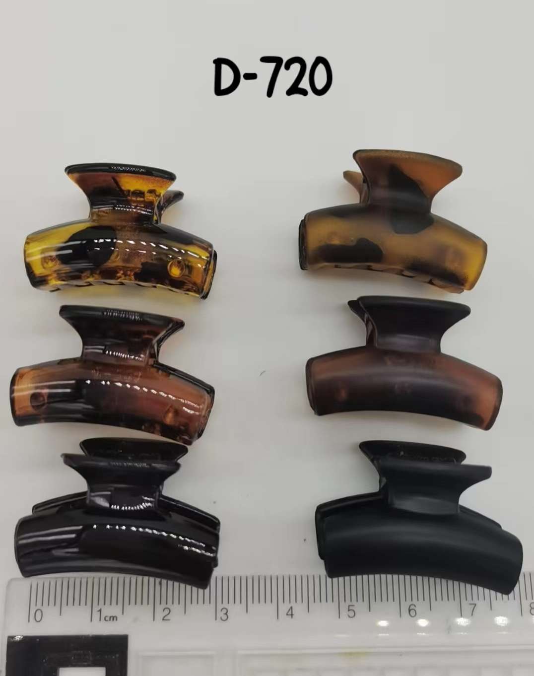 In Europe and America, there is a popular ins style tortoiseshell top clip, scratch-off clip and hair accessory detail image 8
