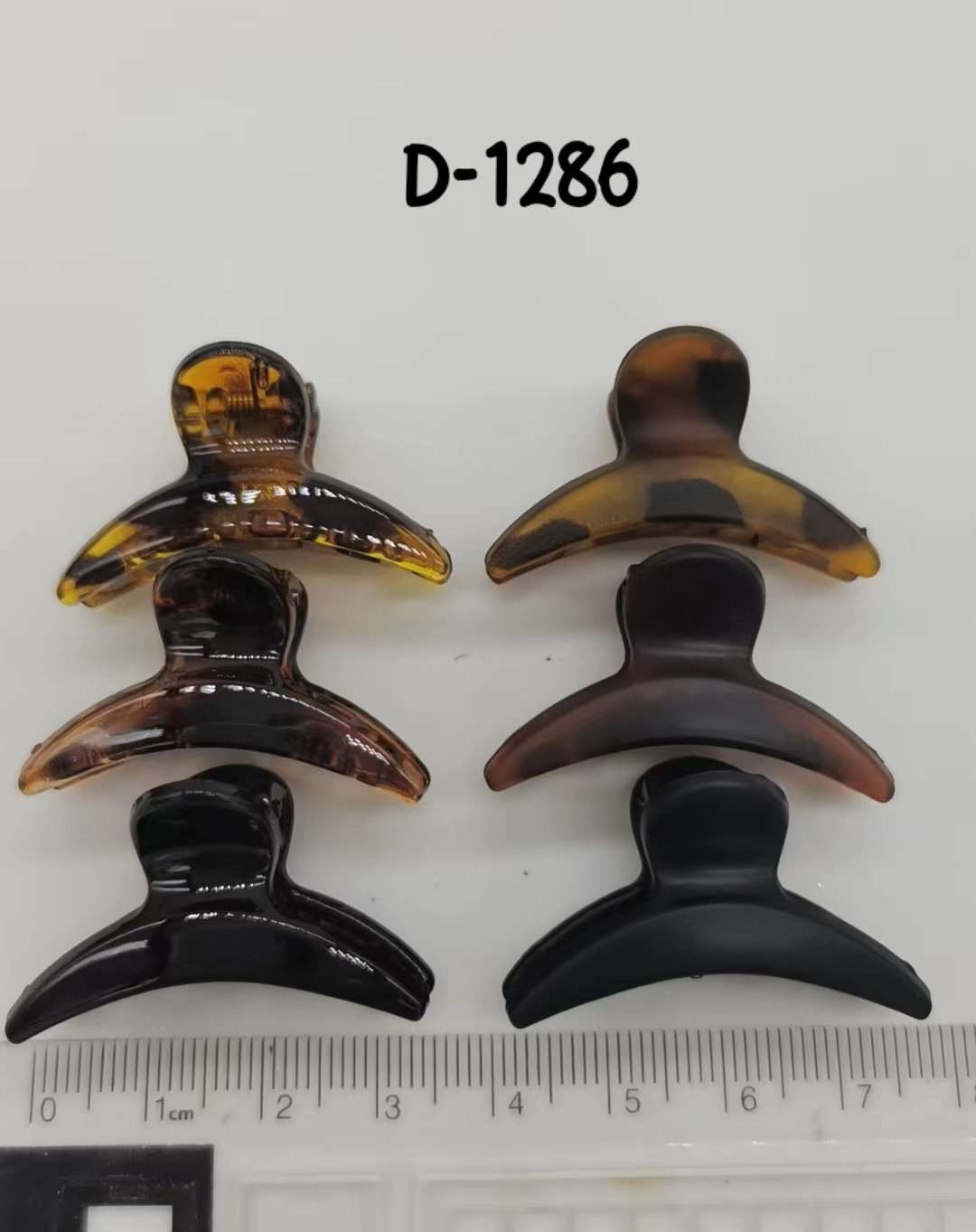 In Europe and America, there is a popular ins style tortoiseshell top clip, scratch-off clip and hair accessory detail image 6