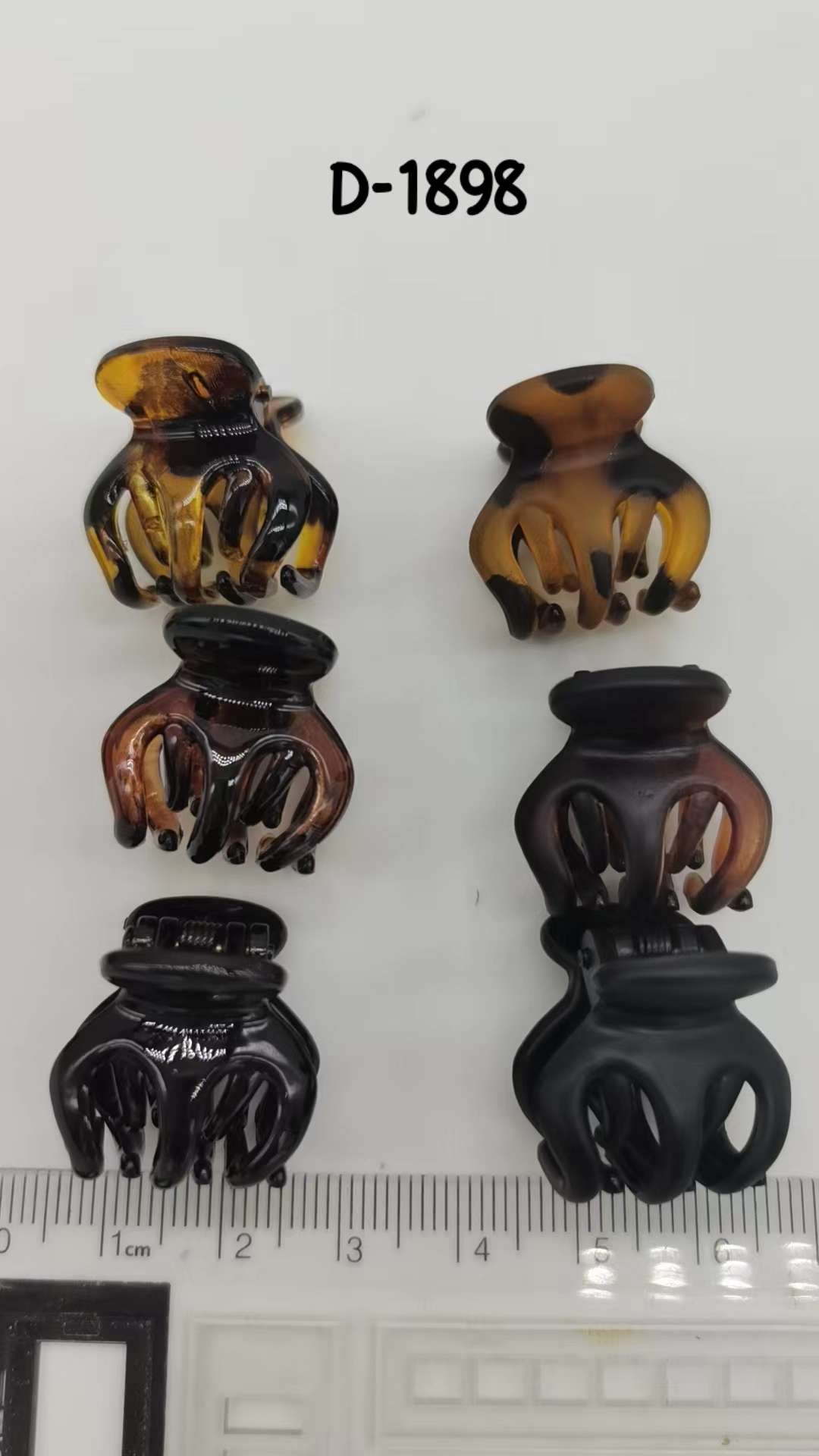 In Europe and America, there is a popular ins style tortoiseshell top clip, scratch-off clip and hair accessory detail image 4