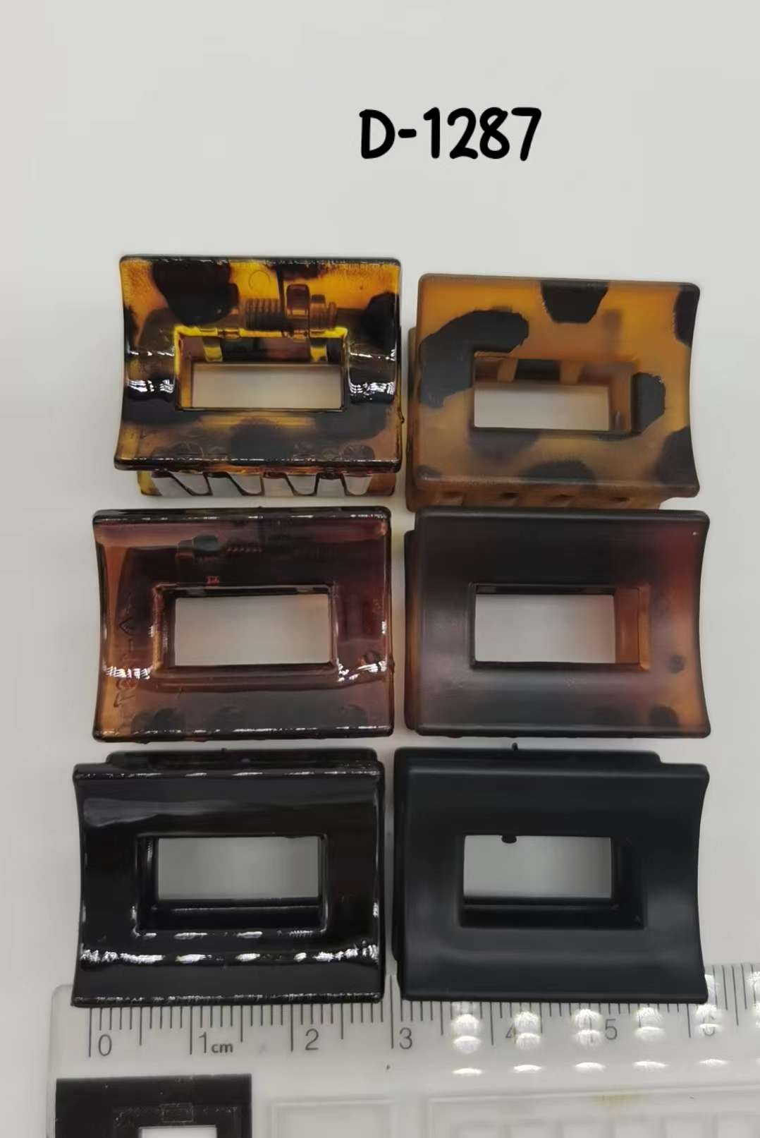 In Europe and America, there is a popular ins style tortoiseshell top clip, scratch-off clip and hair accessory detail image 12