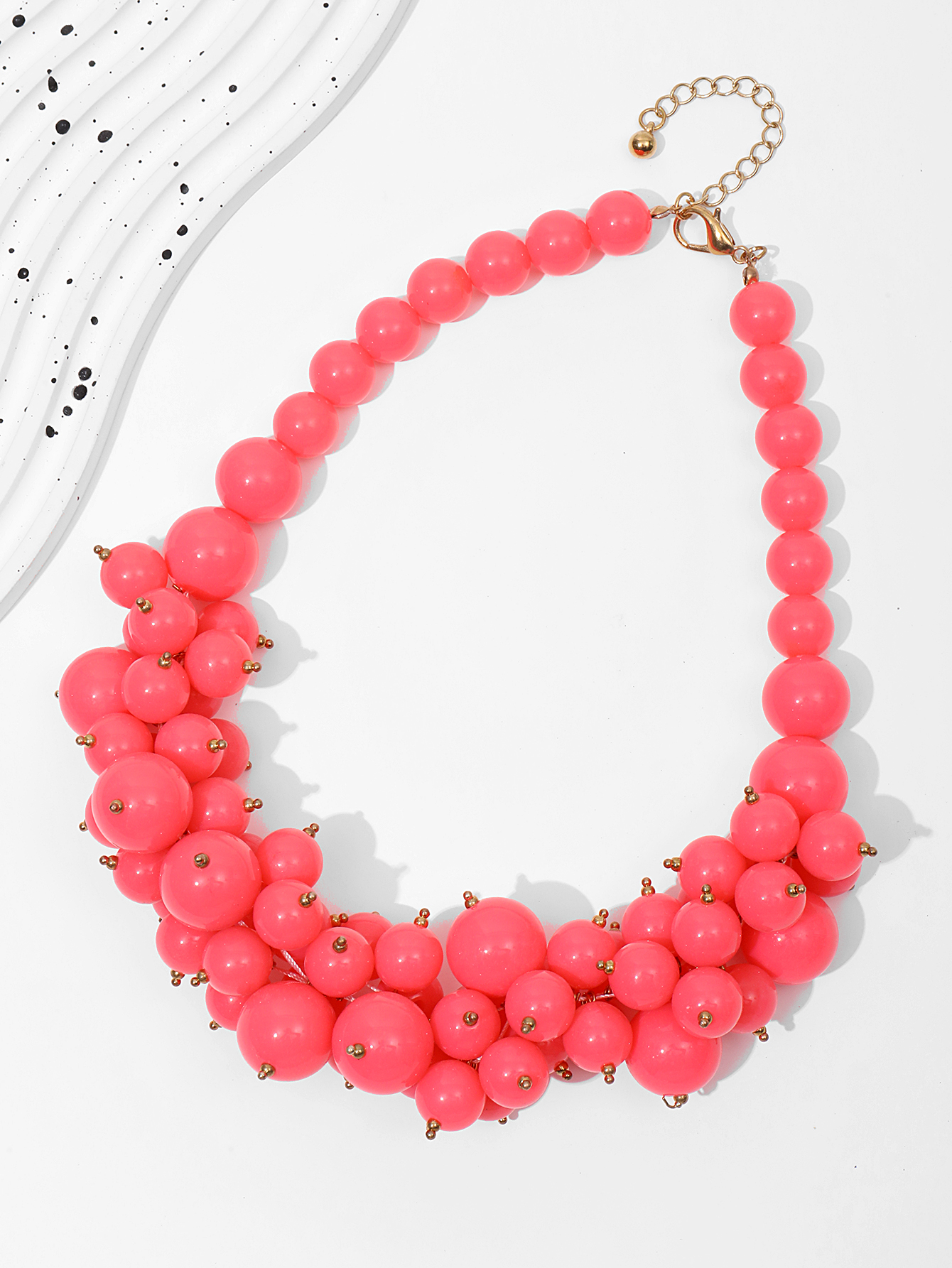 European and American design sense creative alloy resin hollowed-out small ball necklace, women's fashion party retro necklace collarbone chain details Picture