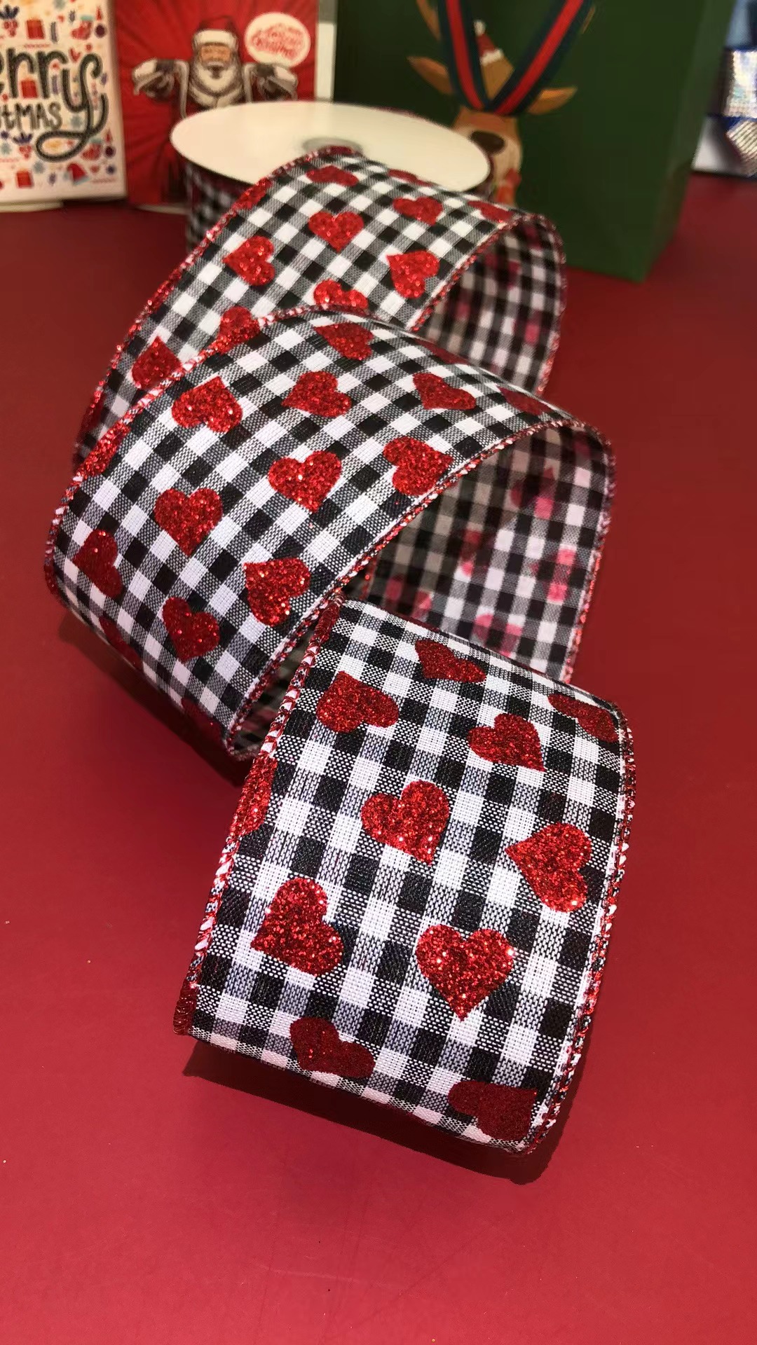 Item No. : 2333 Christmas Gift Packaging Decoration DIY Black and White Checkered heart-shaped Valentine's Day Christmas Wire Strip 6.3cm Christmas Daily Necessities Specification image