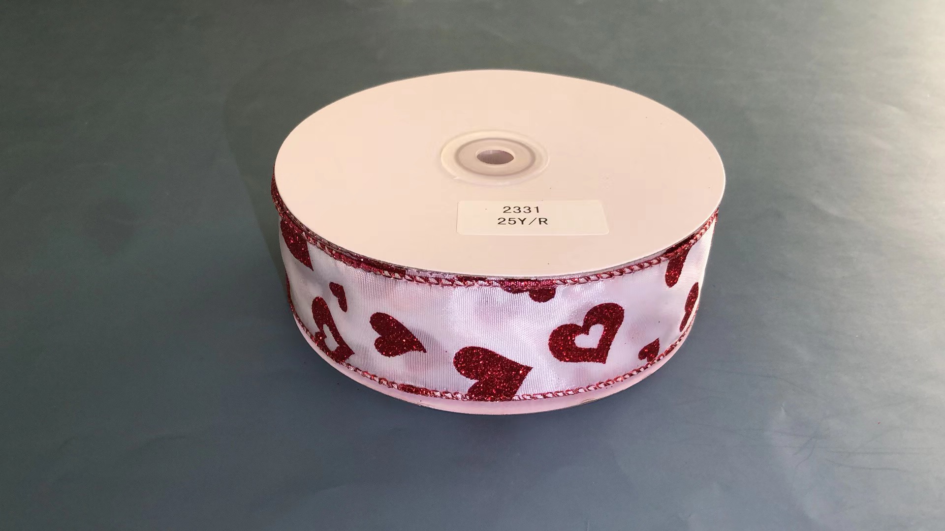 Item No. : 2331 Christmas Gift Packaging Decoration DIY White Heart-shaped Valentine's Day Iron Wire Strip 3.8cm Christmas Daily Necessities