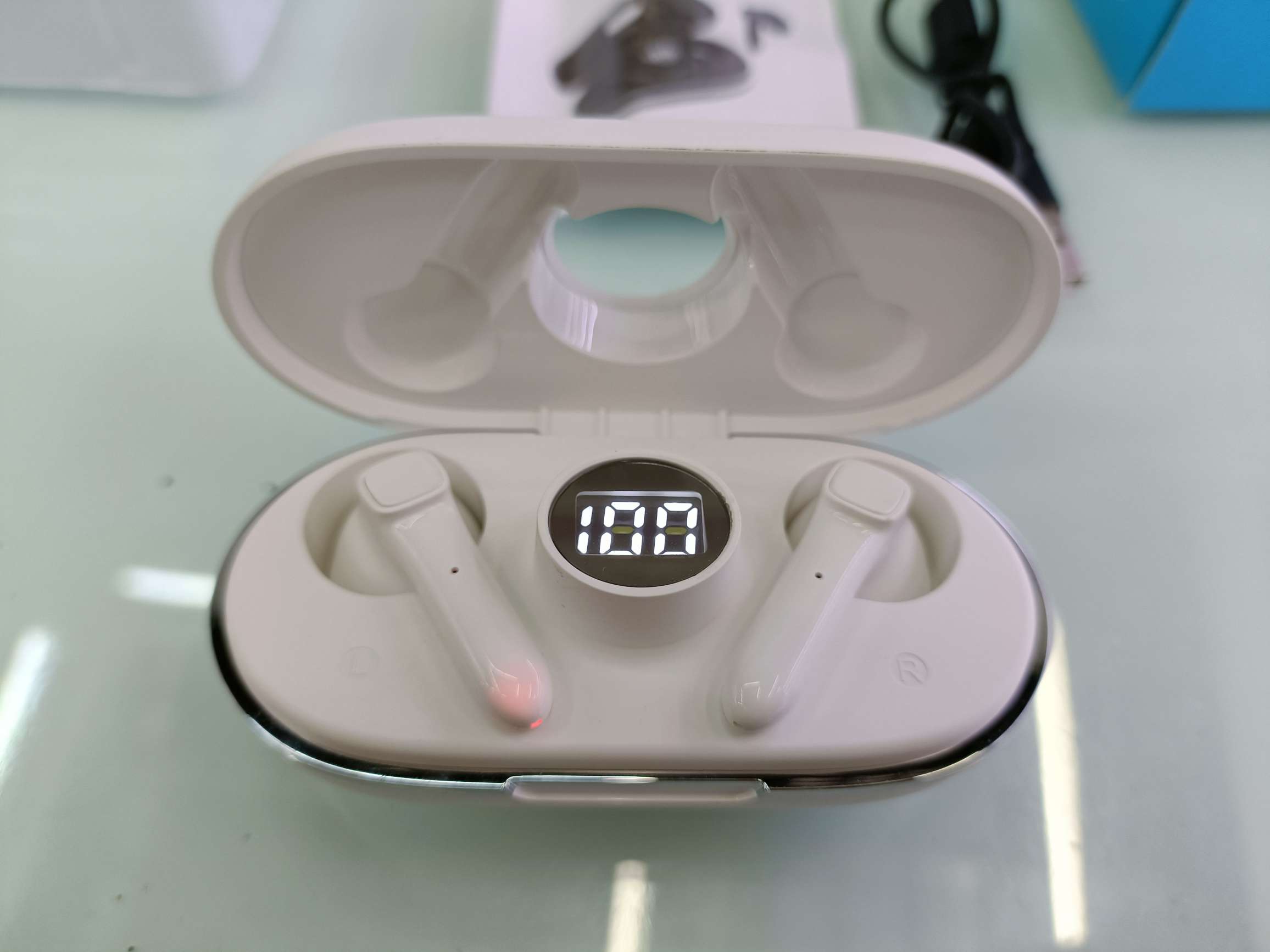K88 Bluetooth headset KW28 Bluetooth headset cabin digital display charging Specification drawing