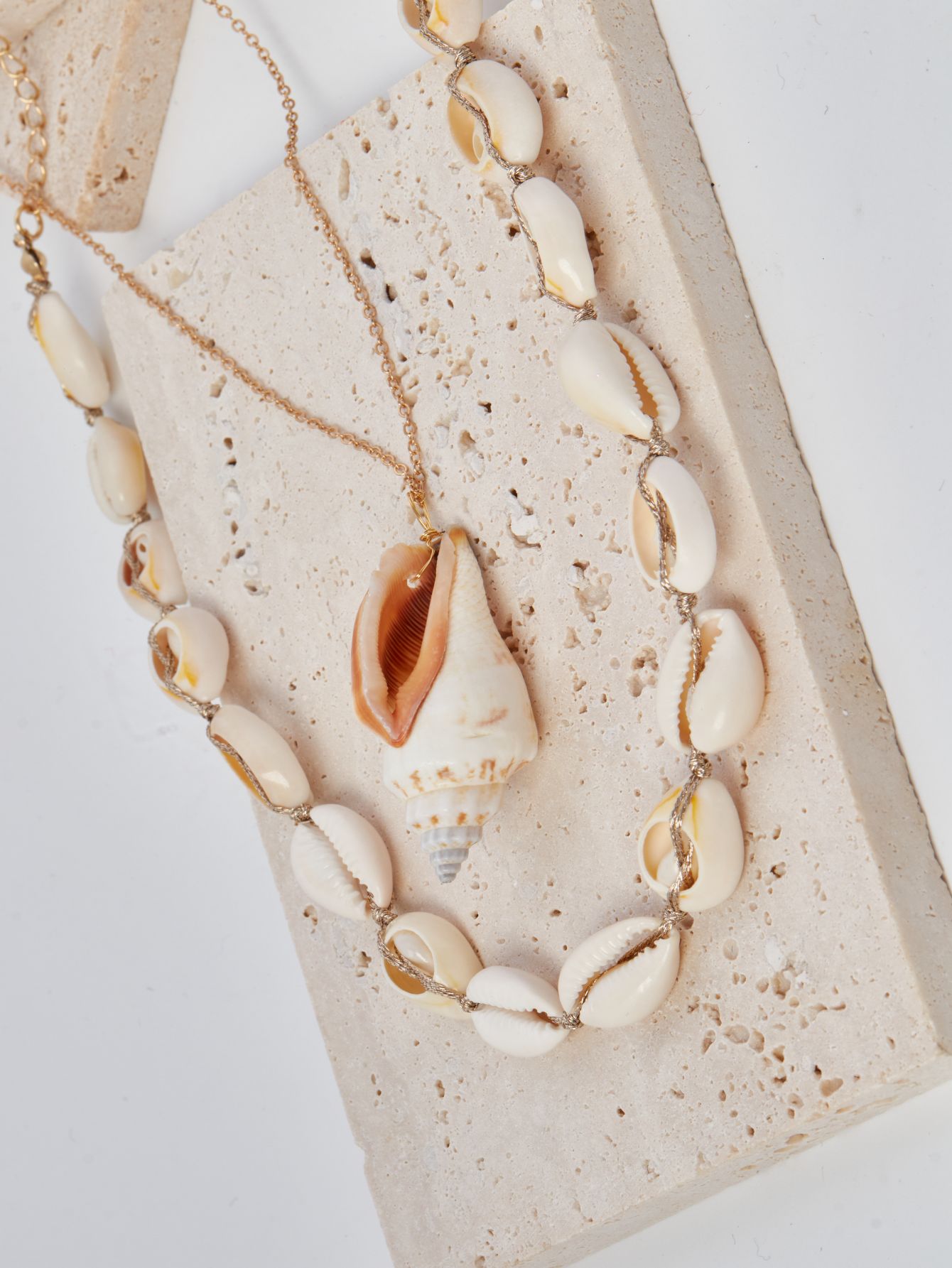 European and American fashionable and simple Bohemian style hand-woven shell beaded collarbone chain, personalized geometric necklace Specification image