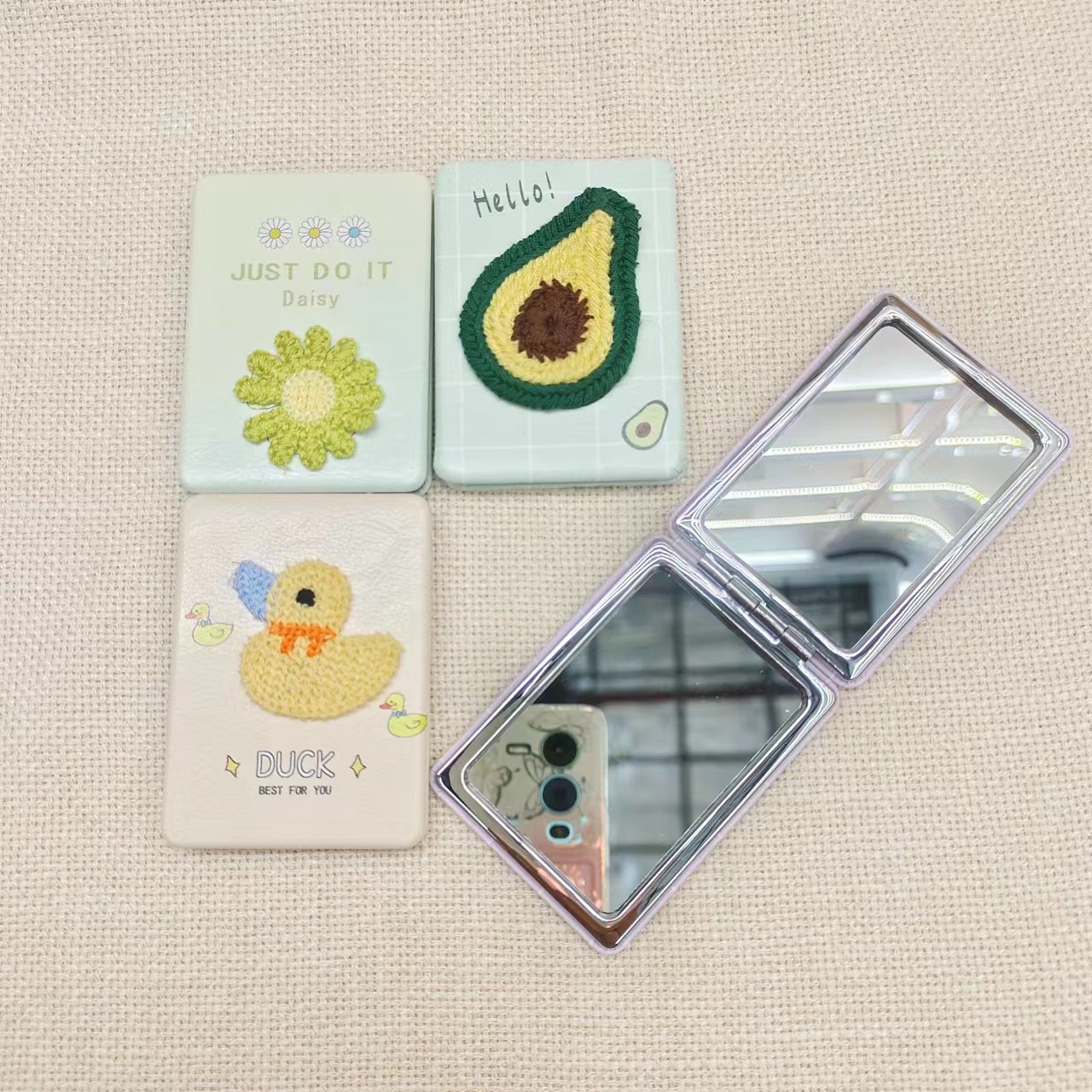 化妆镜白底实物图