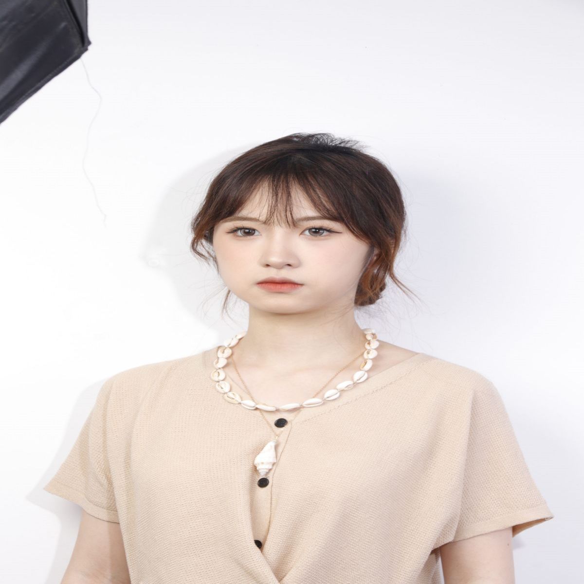 European and American fashionable and simple Bohemian style hand-woven shell beaded collarbone chain, personalized geometric necklace Item Picture