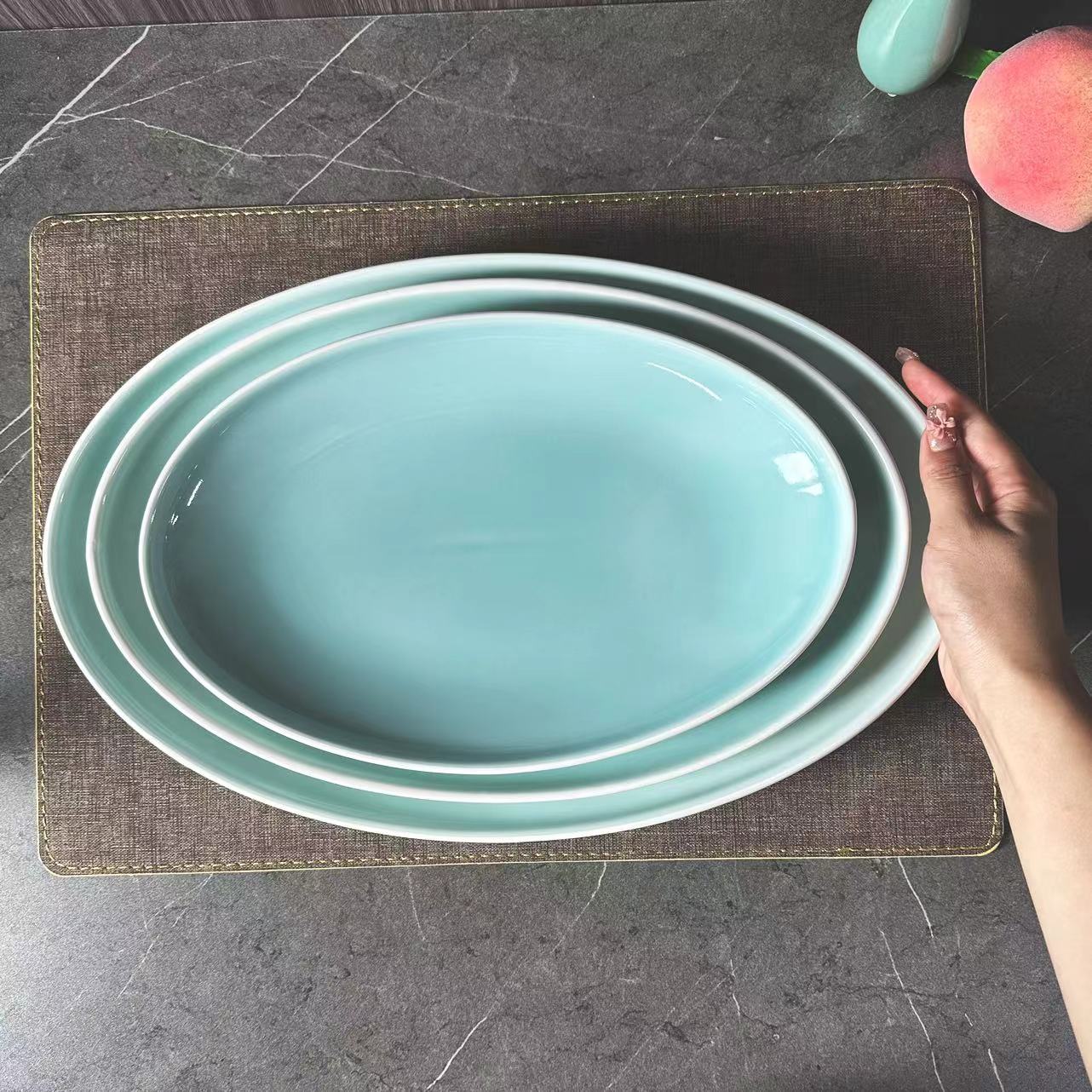 Blue Sky and White Clouds Series underglaze color high-end oval plate, egg plate, fish plate, oval Plate 3 set. Size options available. Thickened and durable hotel ceramic Application Scenario