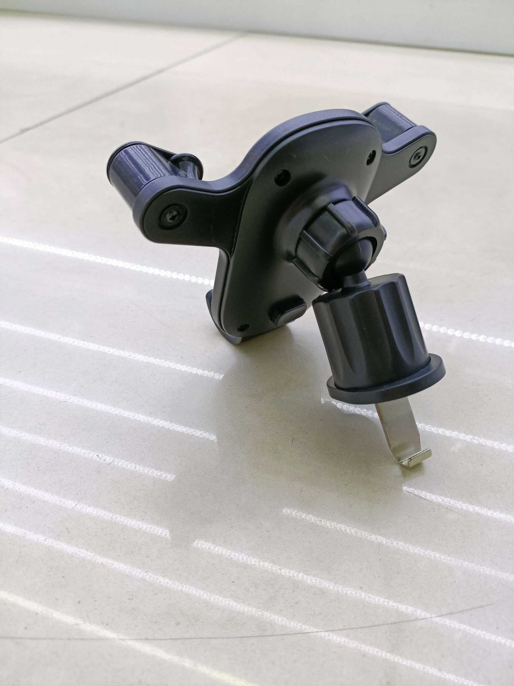 亚克力拉丝纹/条纹自动锁夹头/碳纤维自动锁夹头出/拉丝纹夹头出风口倒钩支架 出风口车载手机支架 出风口支架详情图5