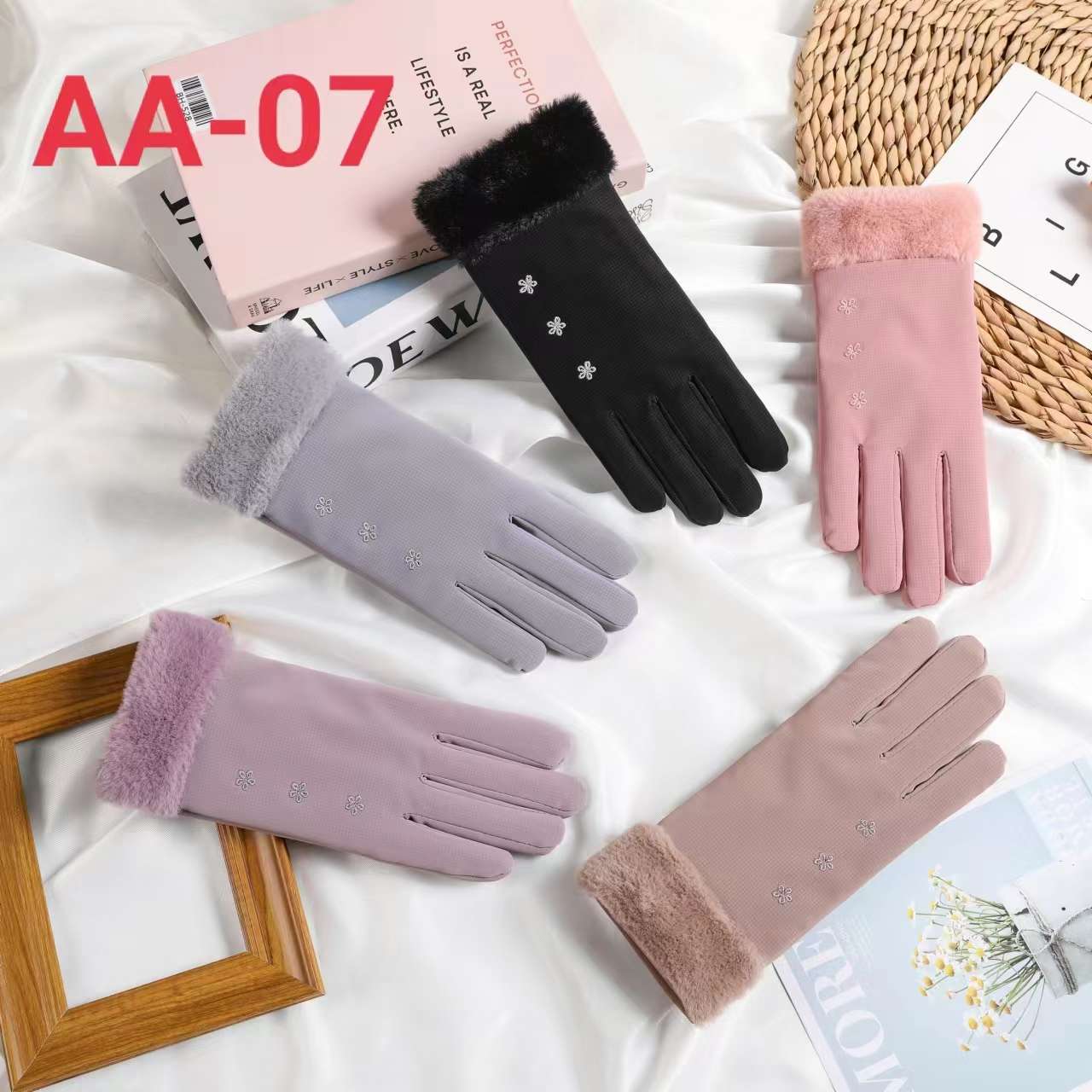 女士保暖手套产品图