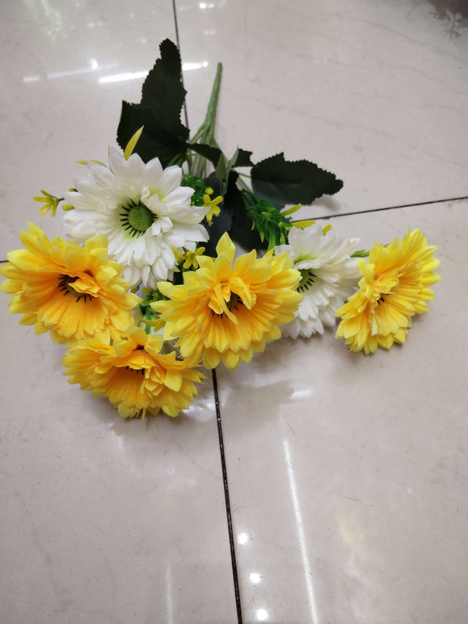 Factory direct sales simulation plastic flower 7 head sunflower shooting props engineering flower thumbnail
