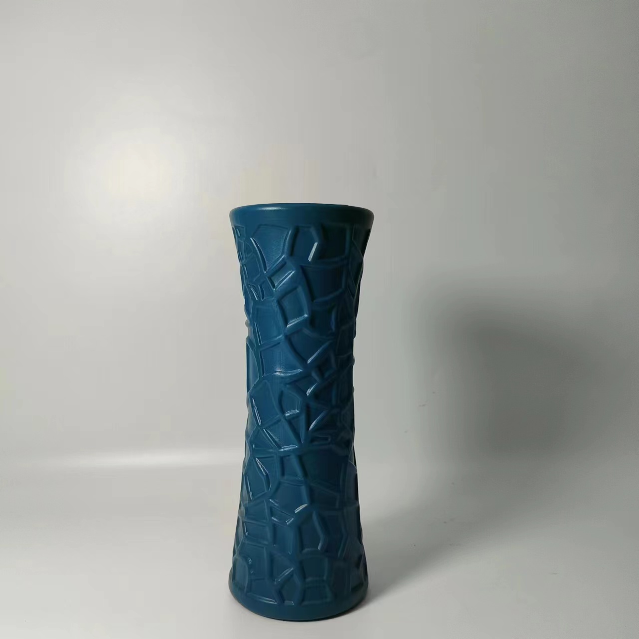 European-style simple and randomly patterned plastic vase, creative home decoration flower arrangement and flowerpot Specification image