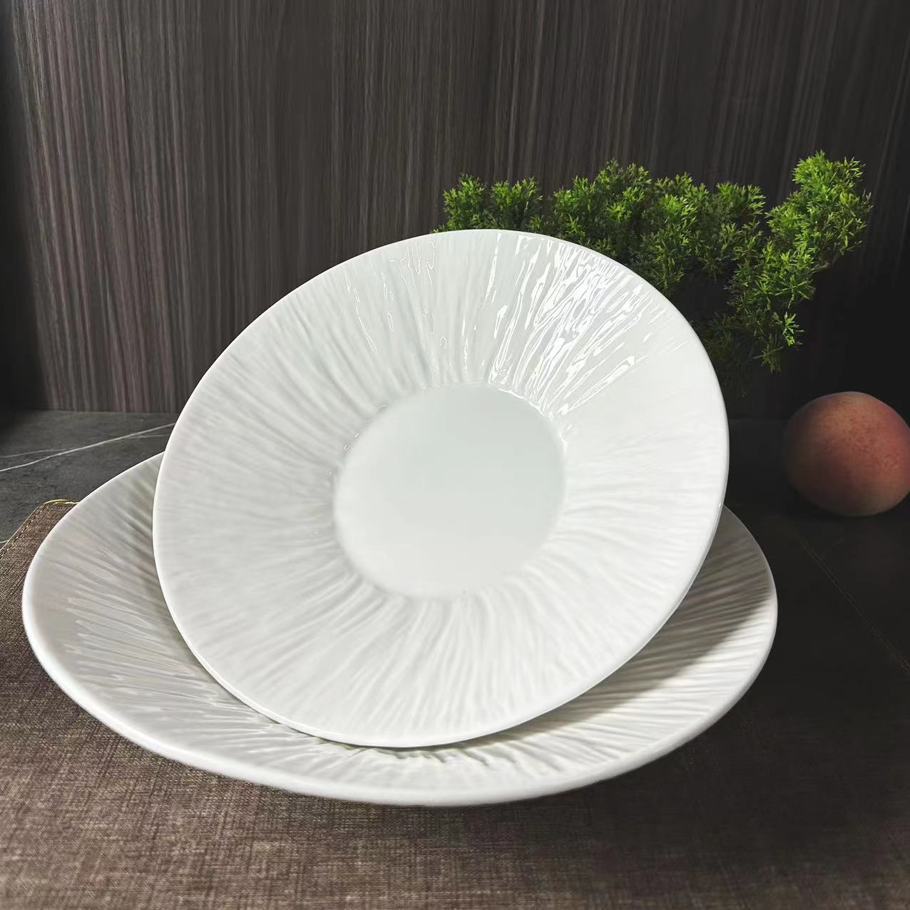 Classic white porcelain 10-inch and 12-inch water curtain pattern round bowl and round plate with special artistic design ceramic plate, suitable for hotels and restaurants Application Scenario