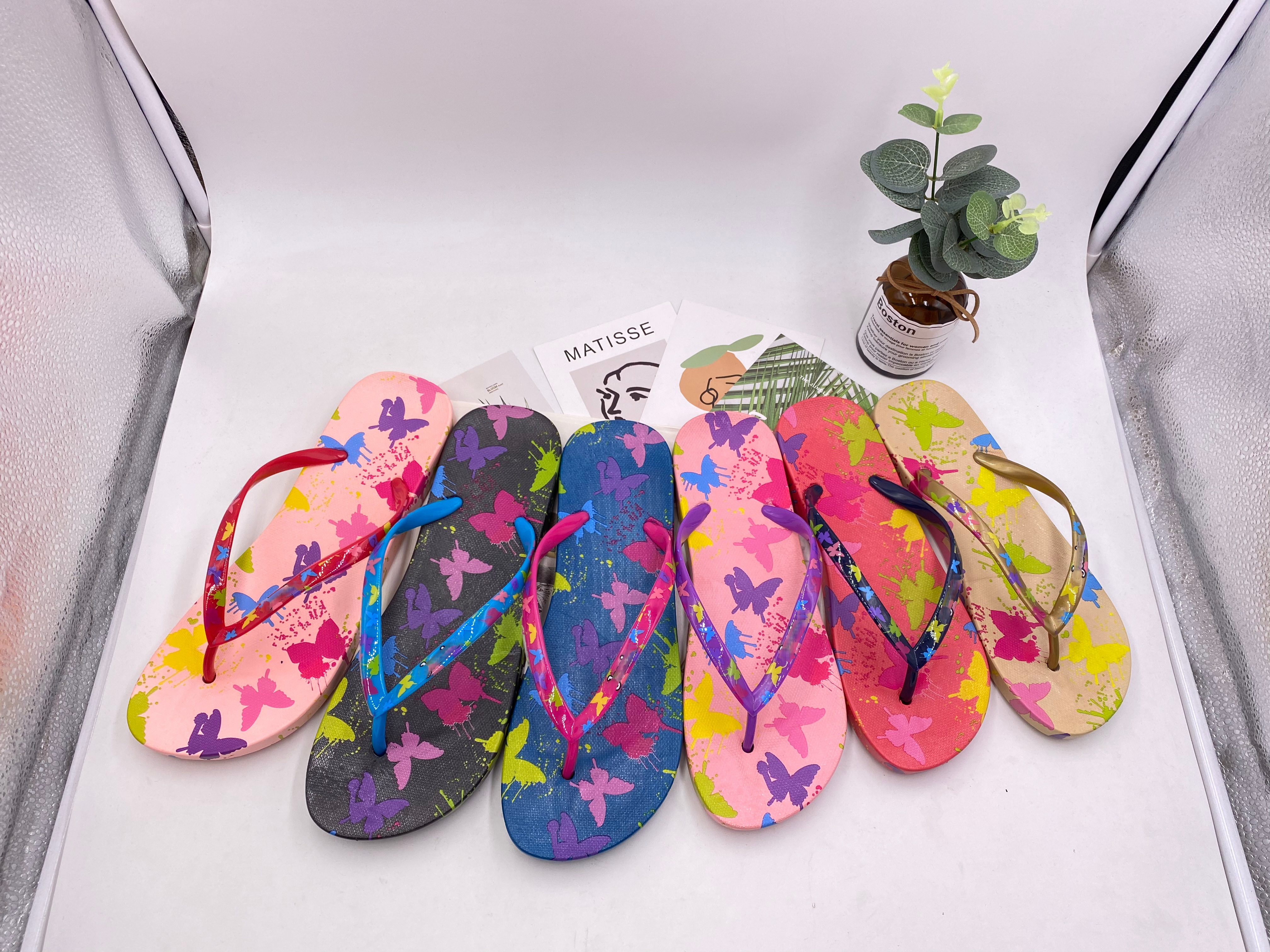 Custom-made factory for new summer PVC flip-flops with heat transfer printing, flip-flops and casual beach shoes for foreign trade Application Scenario